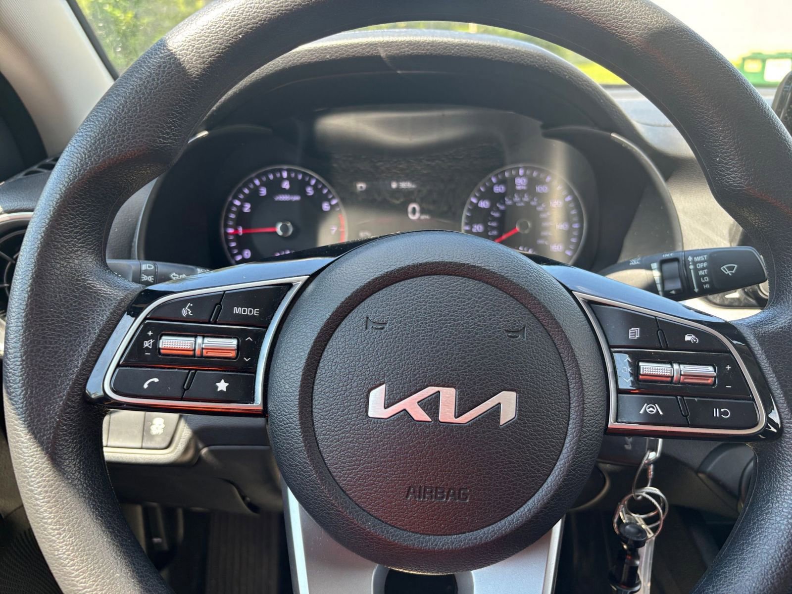 Thumbnail: 2024 Kia Forte - 32