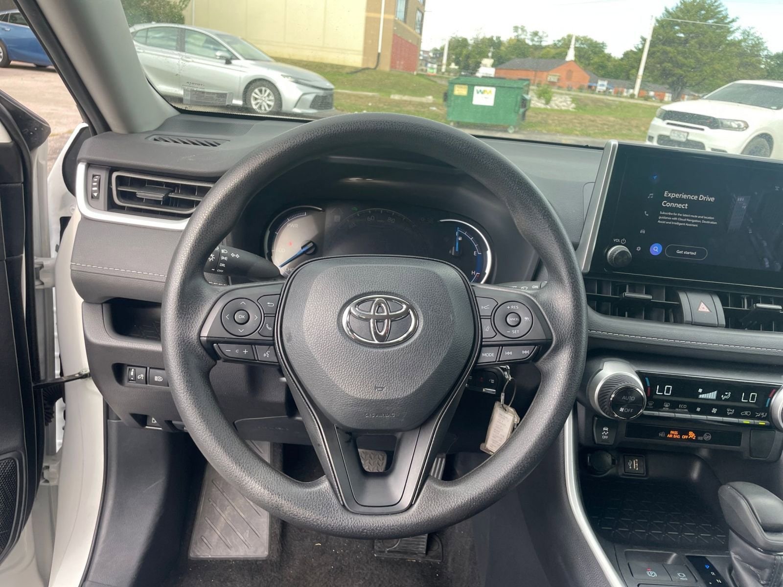 Thumbnail: 2025 Toyota RAV4 - 25