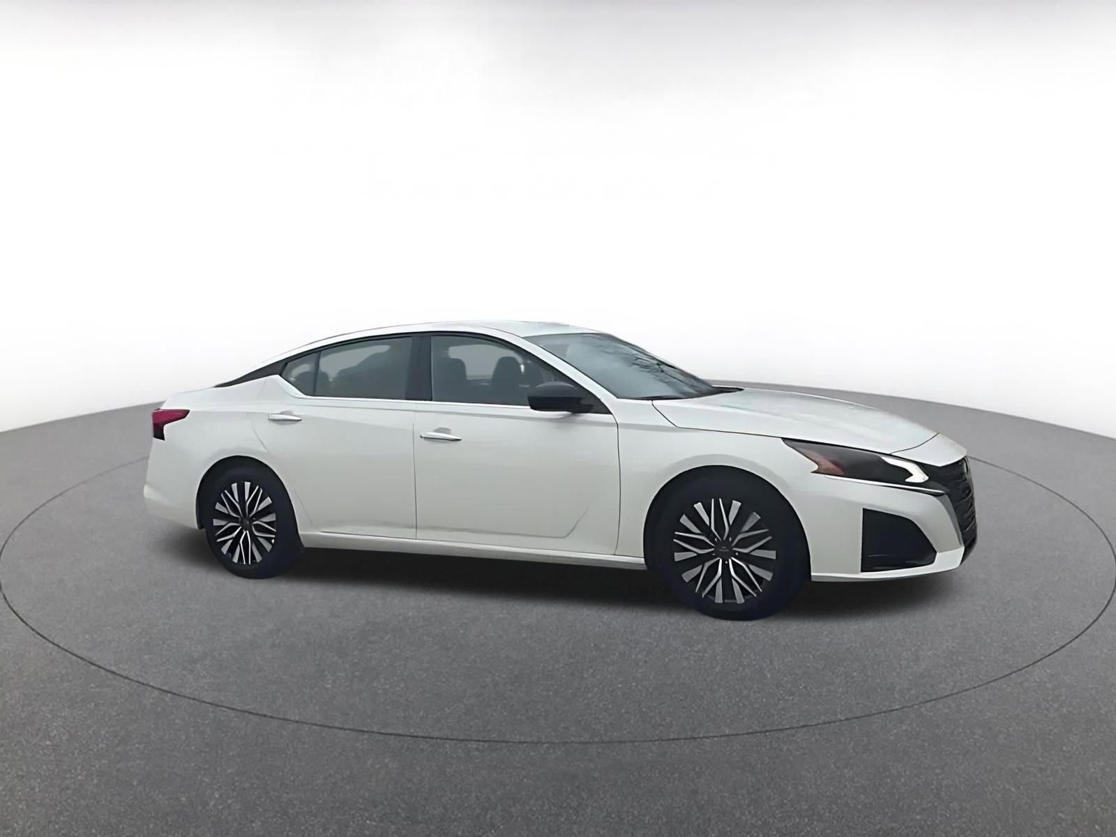 Thumbnail: 2025 Nissan Altima - 2