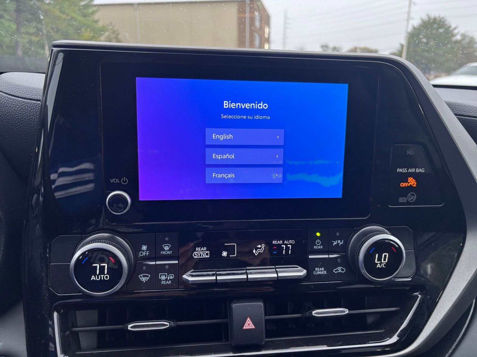 Thumbnail: 2025 Toyota Highlander - 21