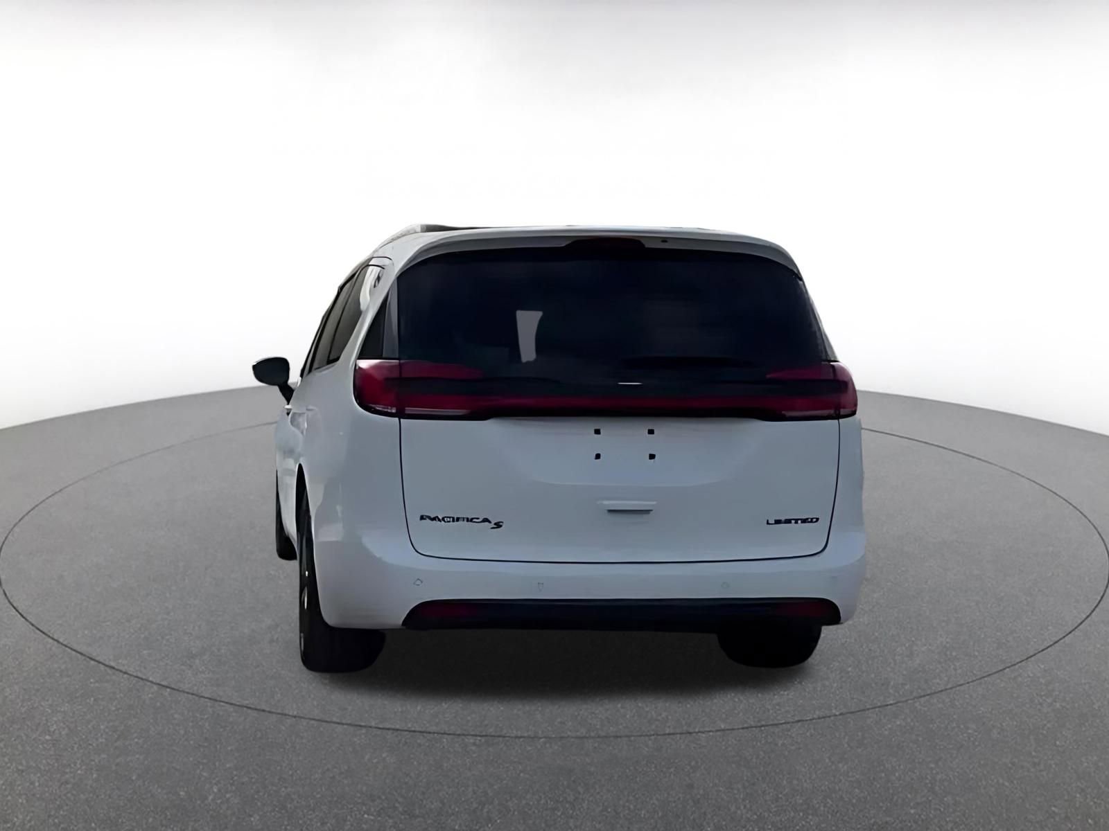 Thumbnail: 2025 Chrysler Pacifica - 12