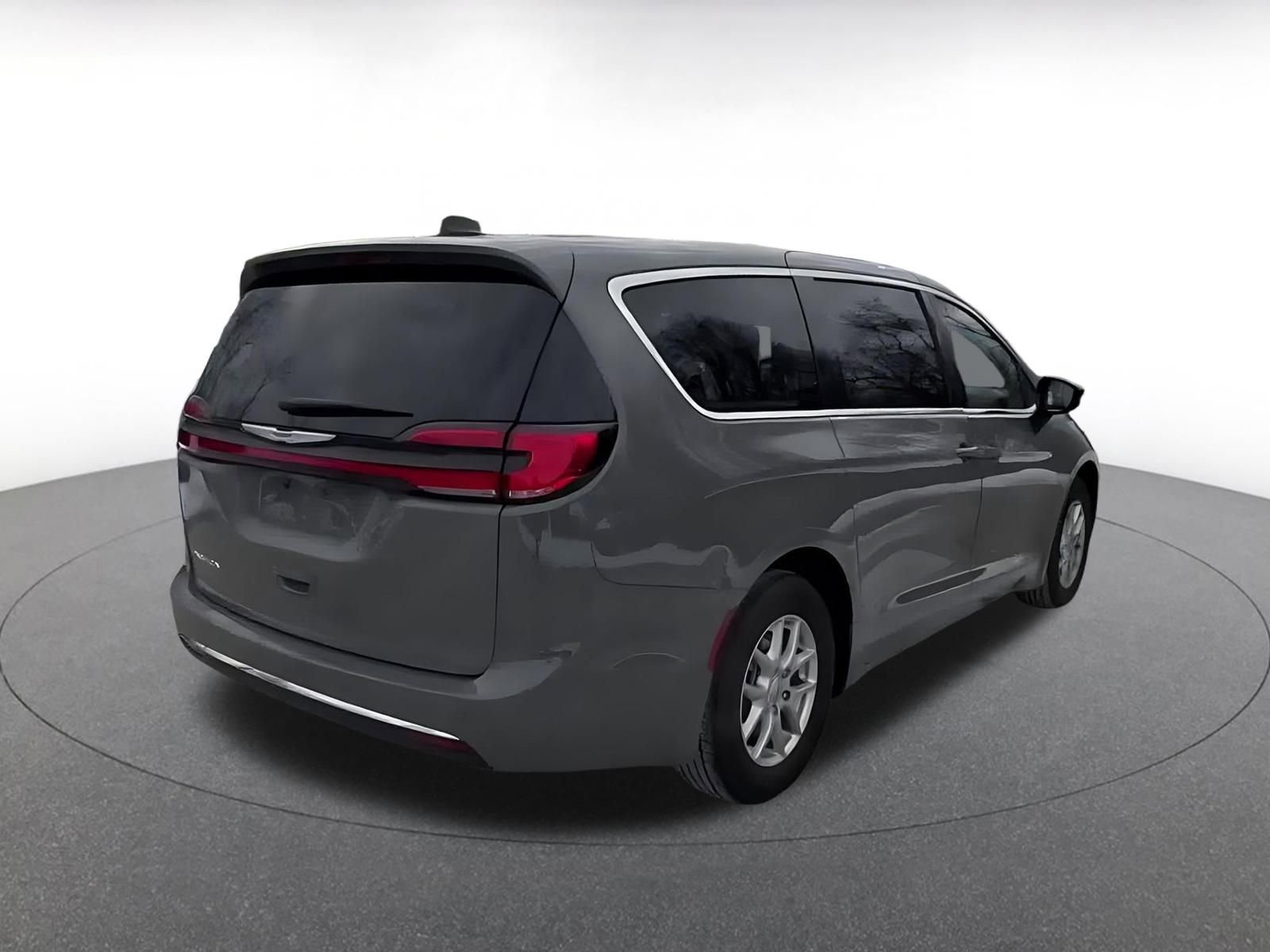 Thumbnail: 2025 Chrysler Pacifica - 14