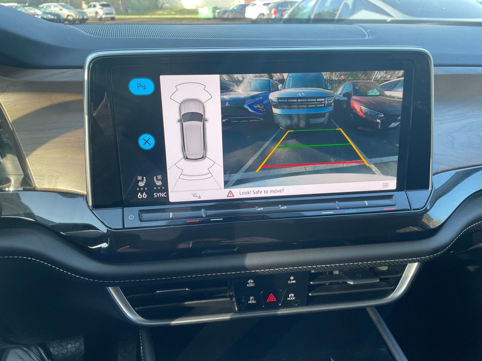 Thumbnail: 2025 Volkswagen Atlas - 17