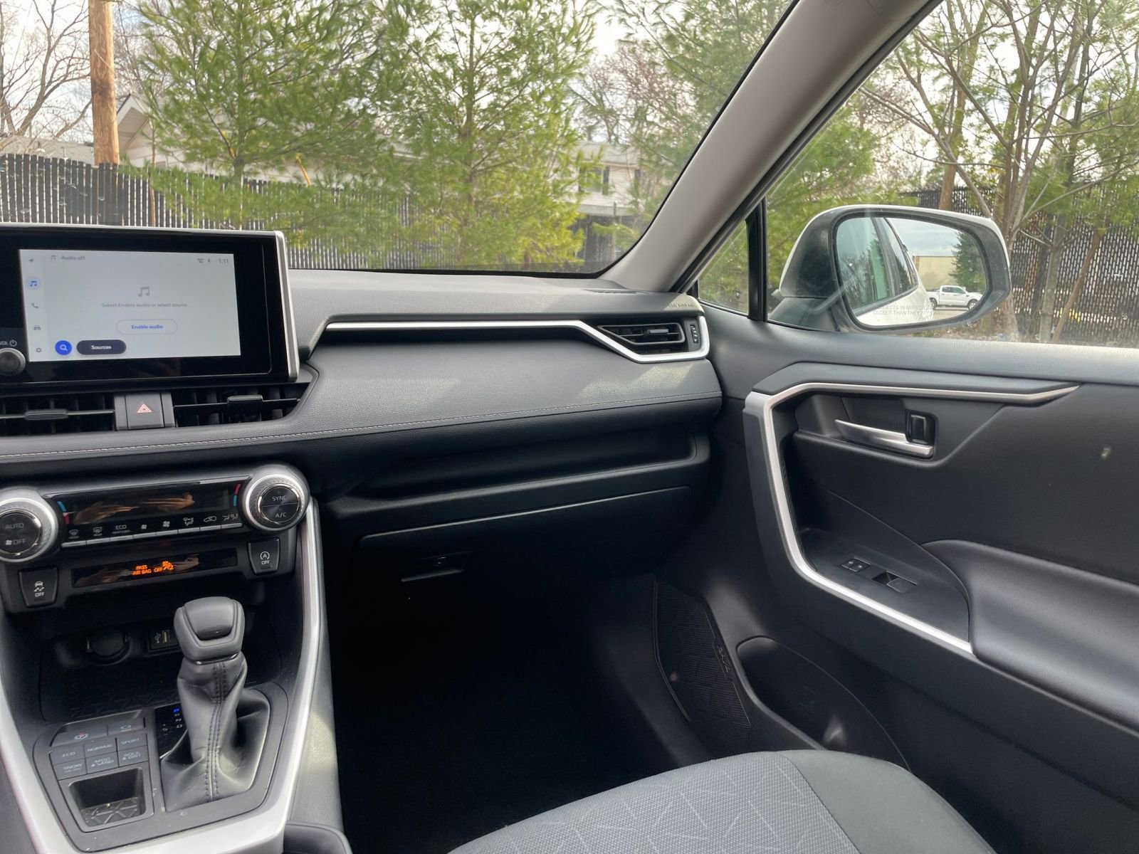 Thumbnail: 2025 Toyota RAV4 - 34