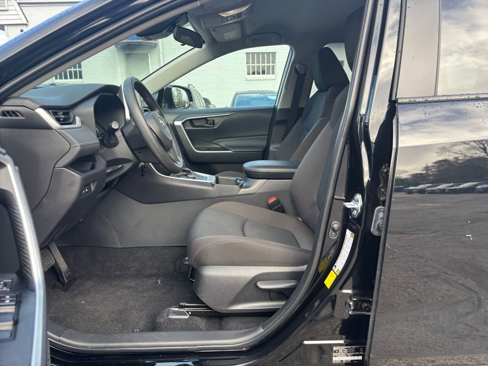 Thumbnail: 2025 Toyota RAV4 - 24