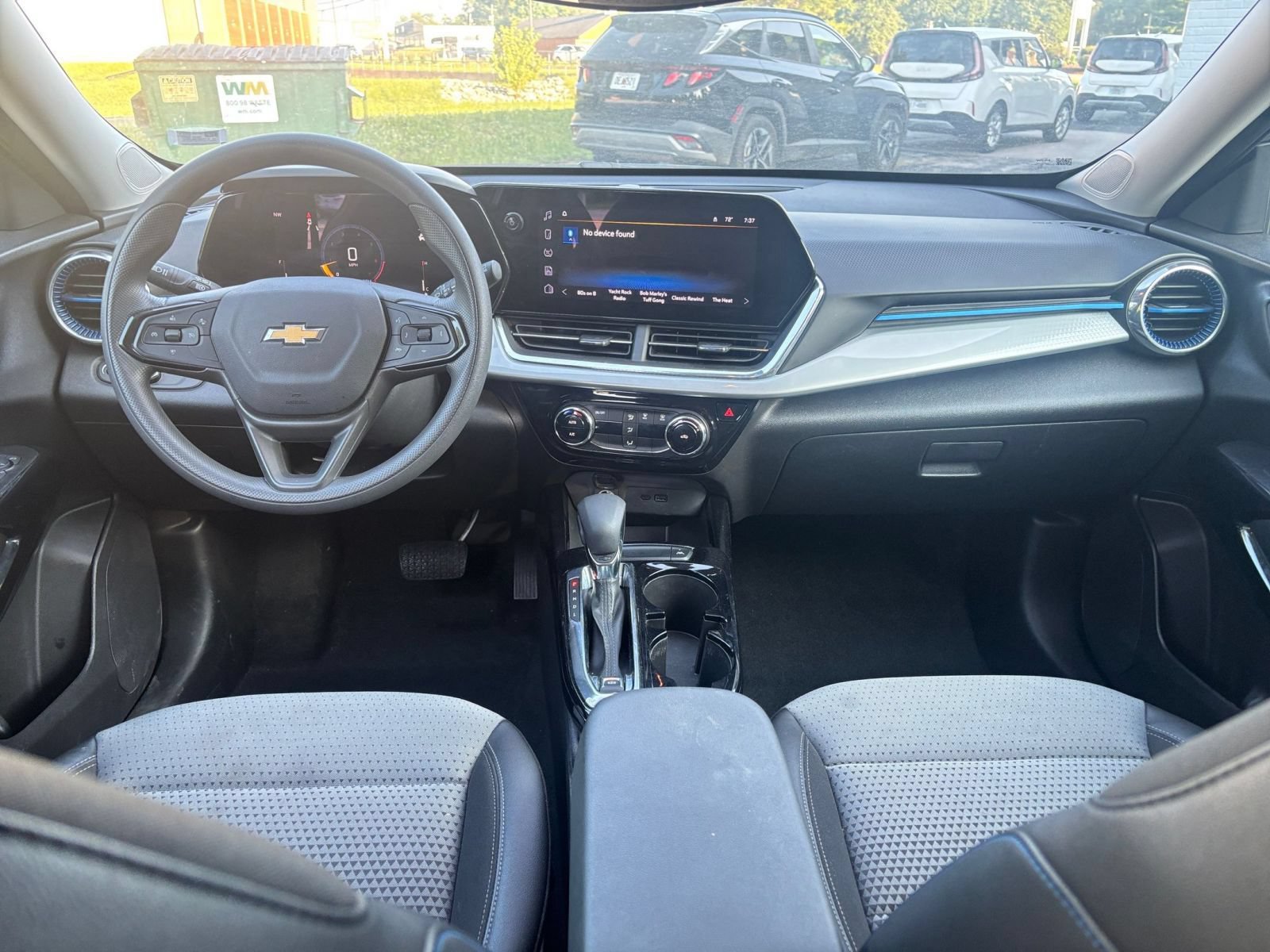 Thumbnail: 2025 Chevrolet Trax - 32