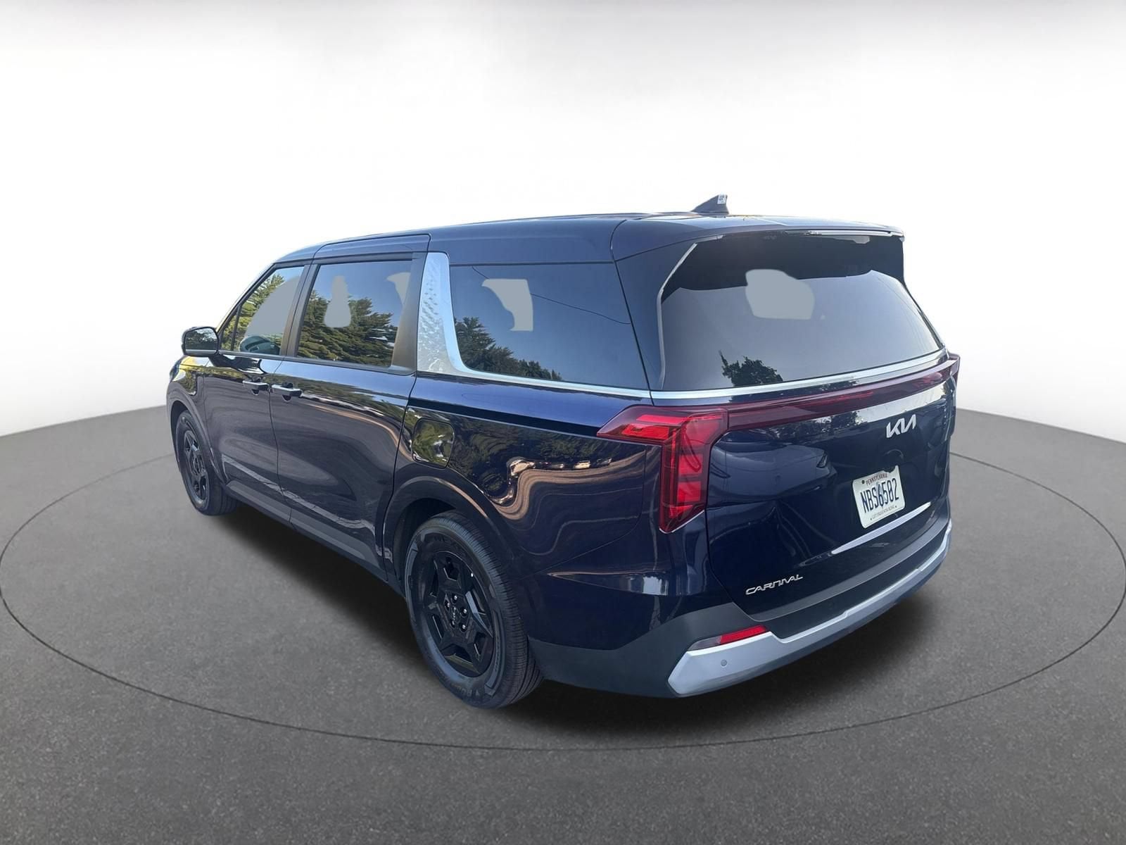 Thumbnail: 2026 Kia Carnival - 5