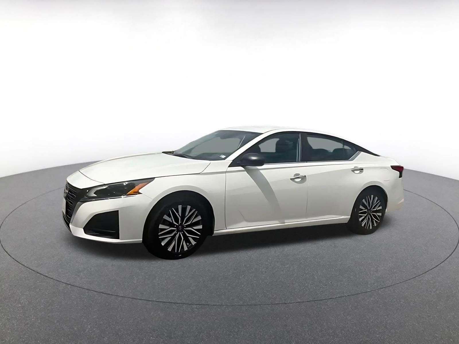 Thumbnail: 2025 Nissan Altima - 9