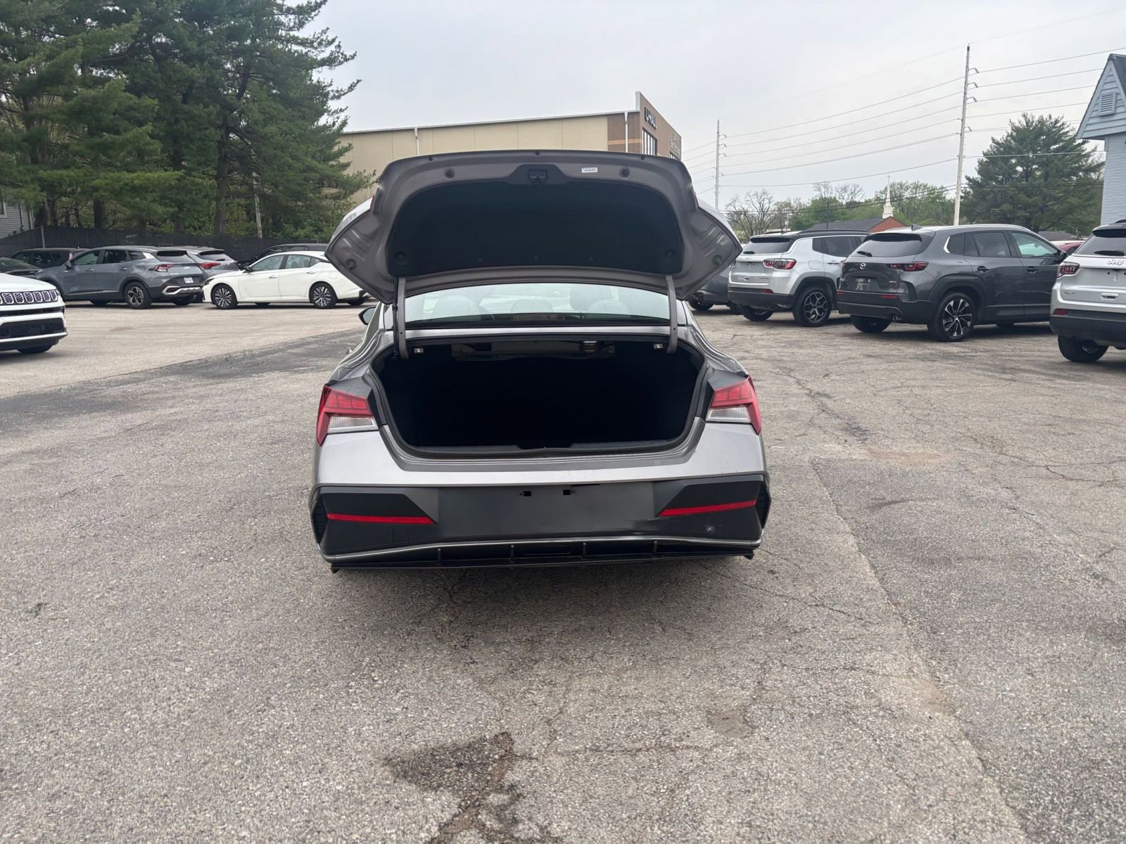 Thumbnail: 2025 Hyundai Elantra - 31