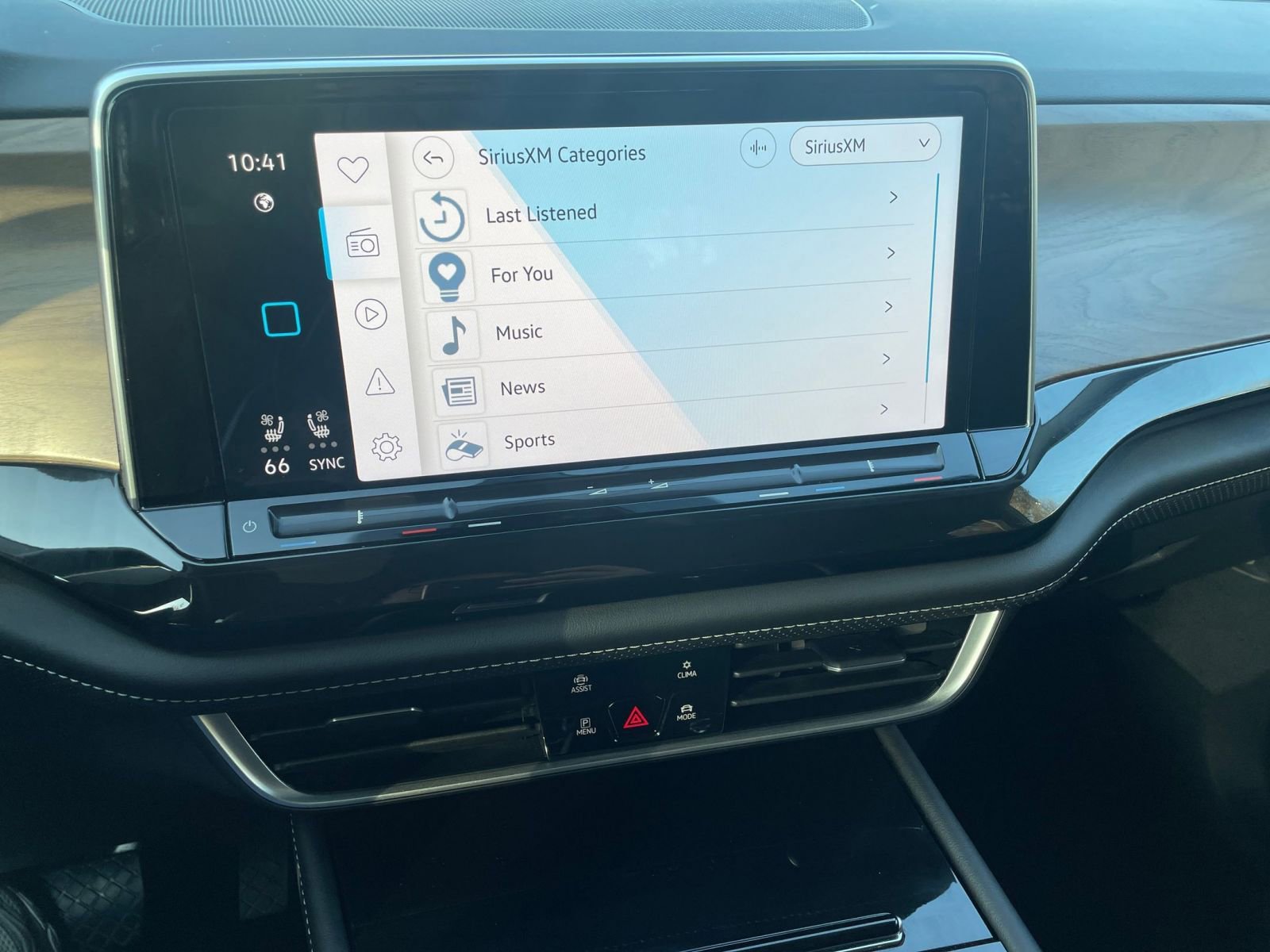 Thumbnail: 2025 Volkswagen Atlas - 21