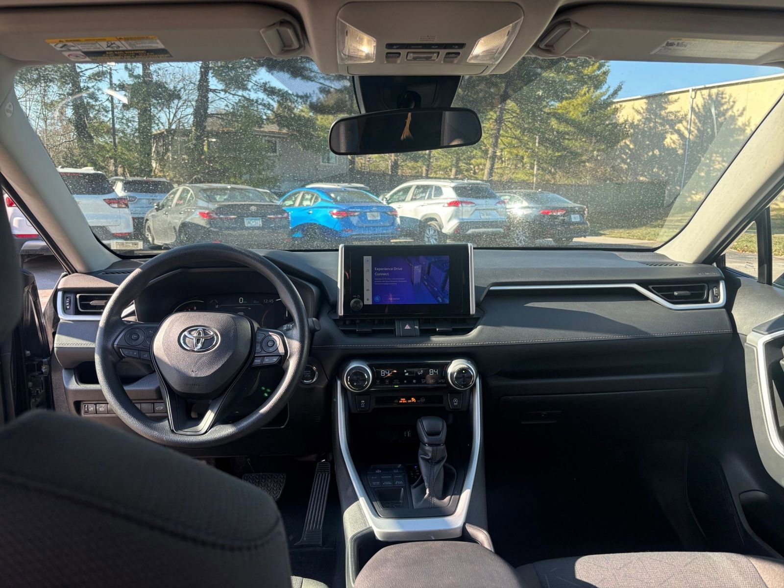 Thumbnail: 2025 Toyota RAV4 - 32