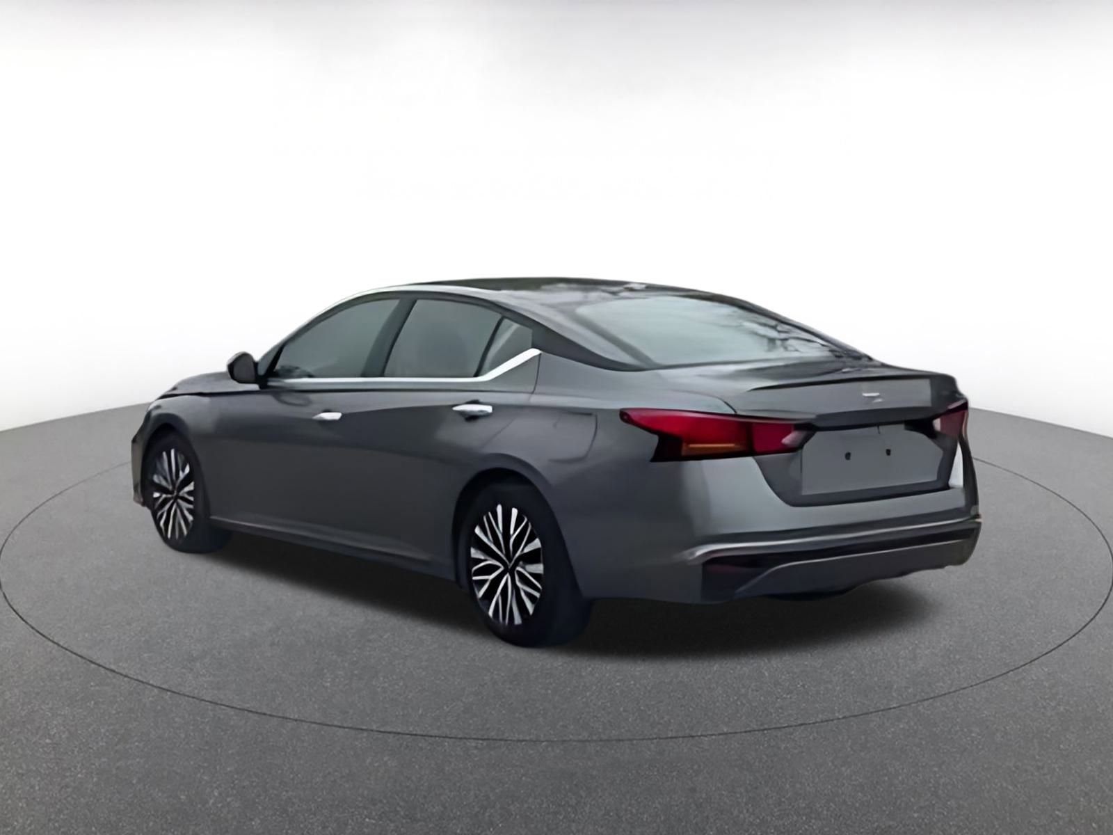 Thumbnail: 2025 Nissan Altima - 15