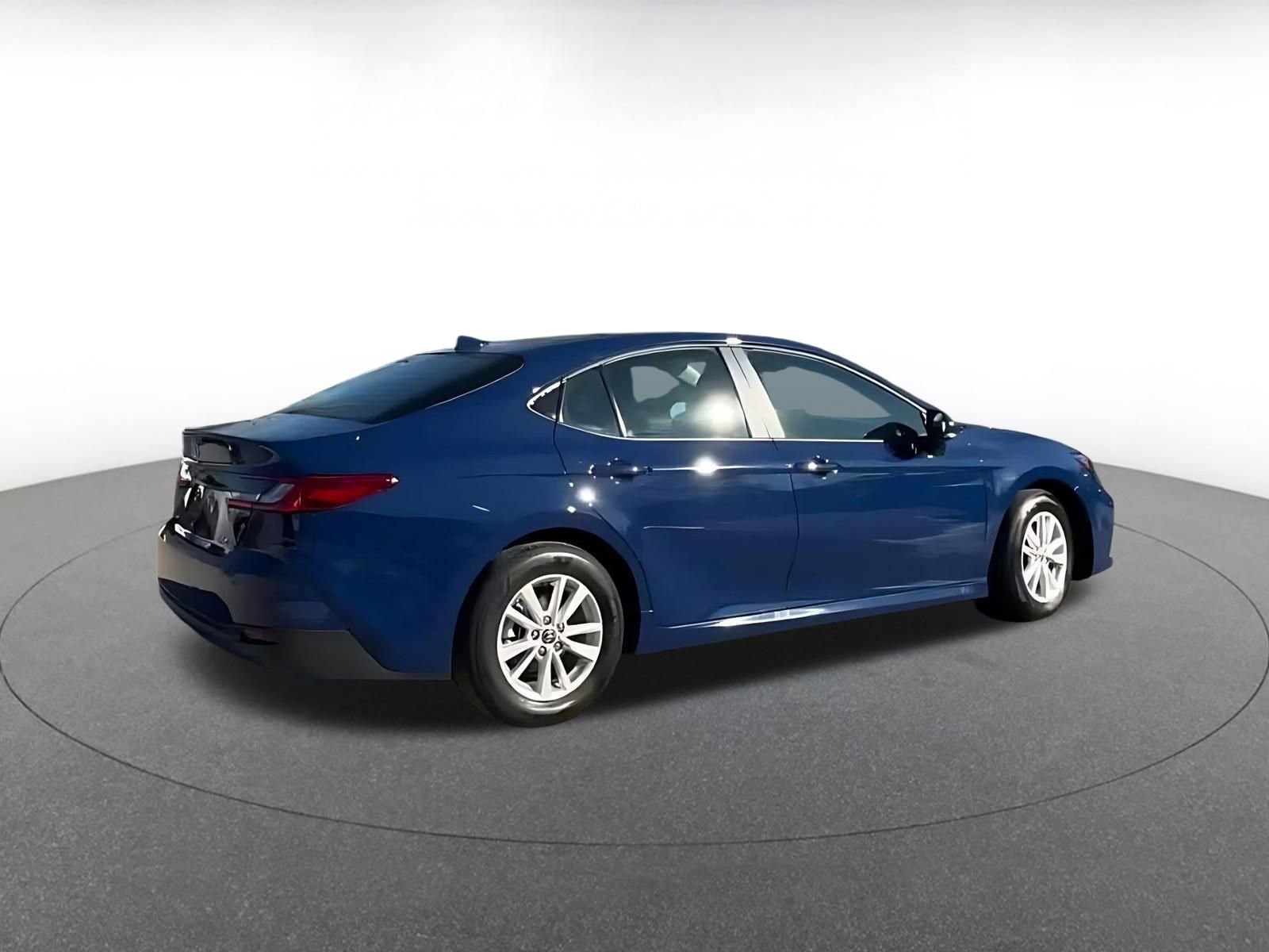 Thumbnail: 2025 Toyota Camry - 10