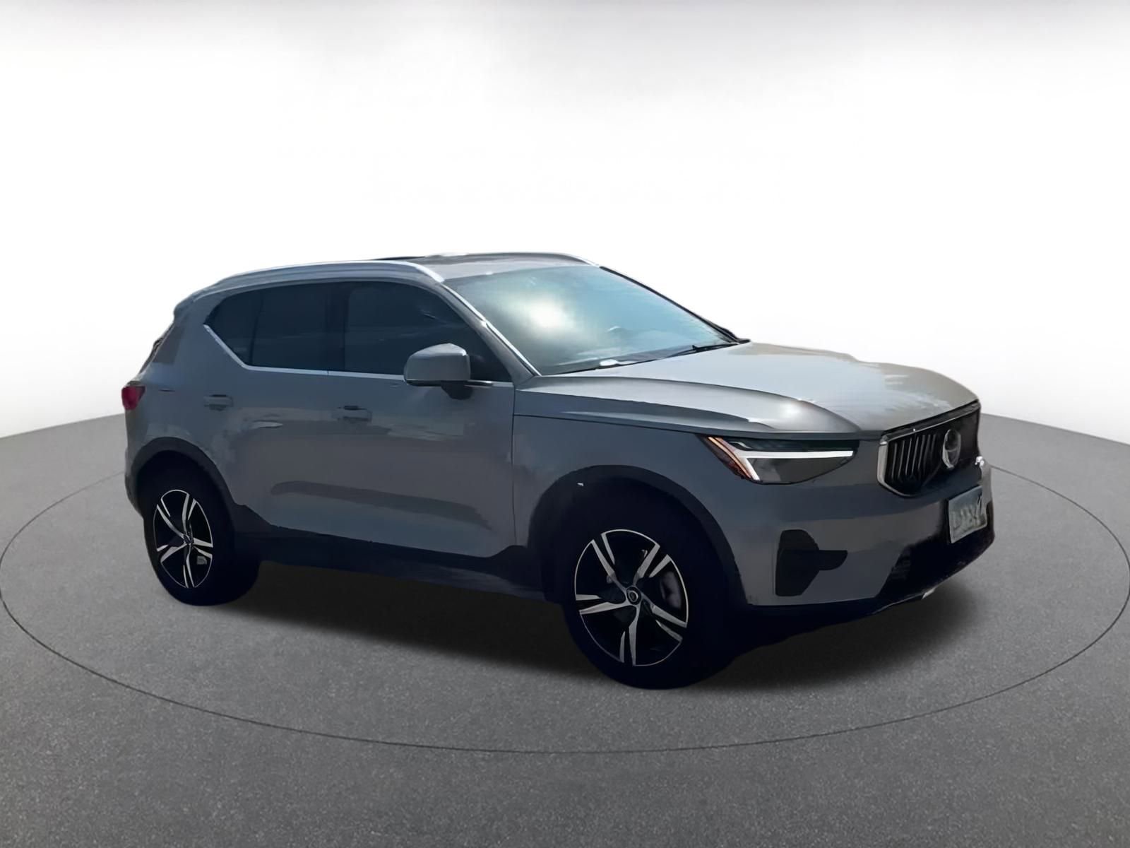 Thumbnail: 2024 Volvo XC40 - 2
