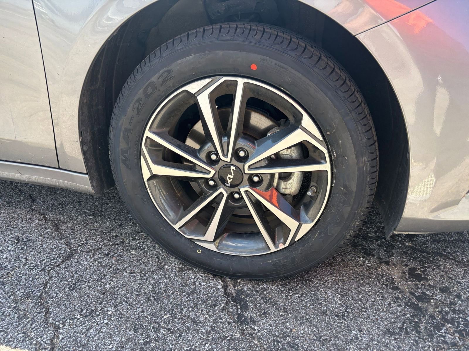 Thumbnail: 2024 Kia Forte - 28