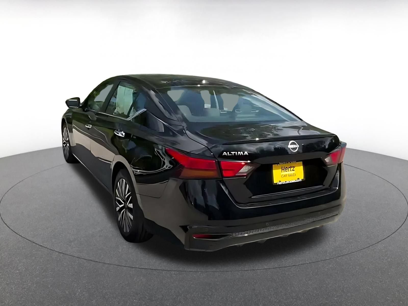 Thumbnail: 2025 Nissan Altima - 10