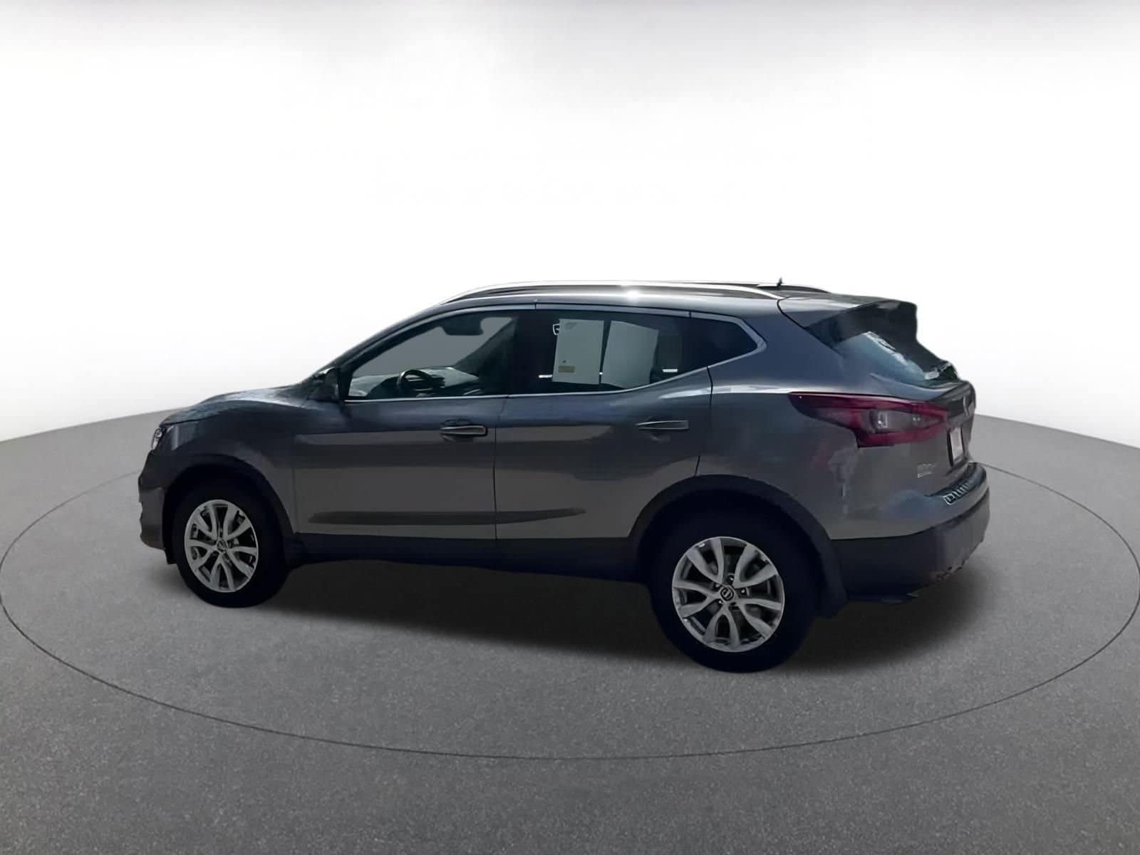 Thumbnail: 2022 Nissan Rogue Sport - 9