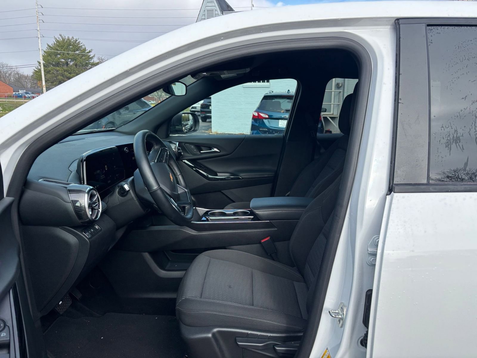 Thumbnail: 2025 Chevrolet Equinox - 24