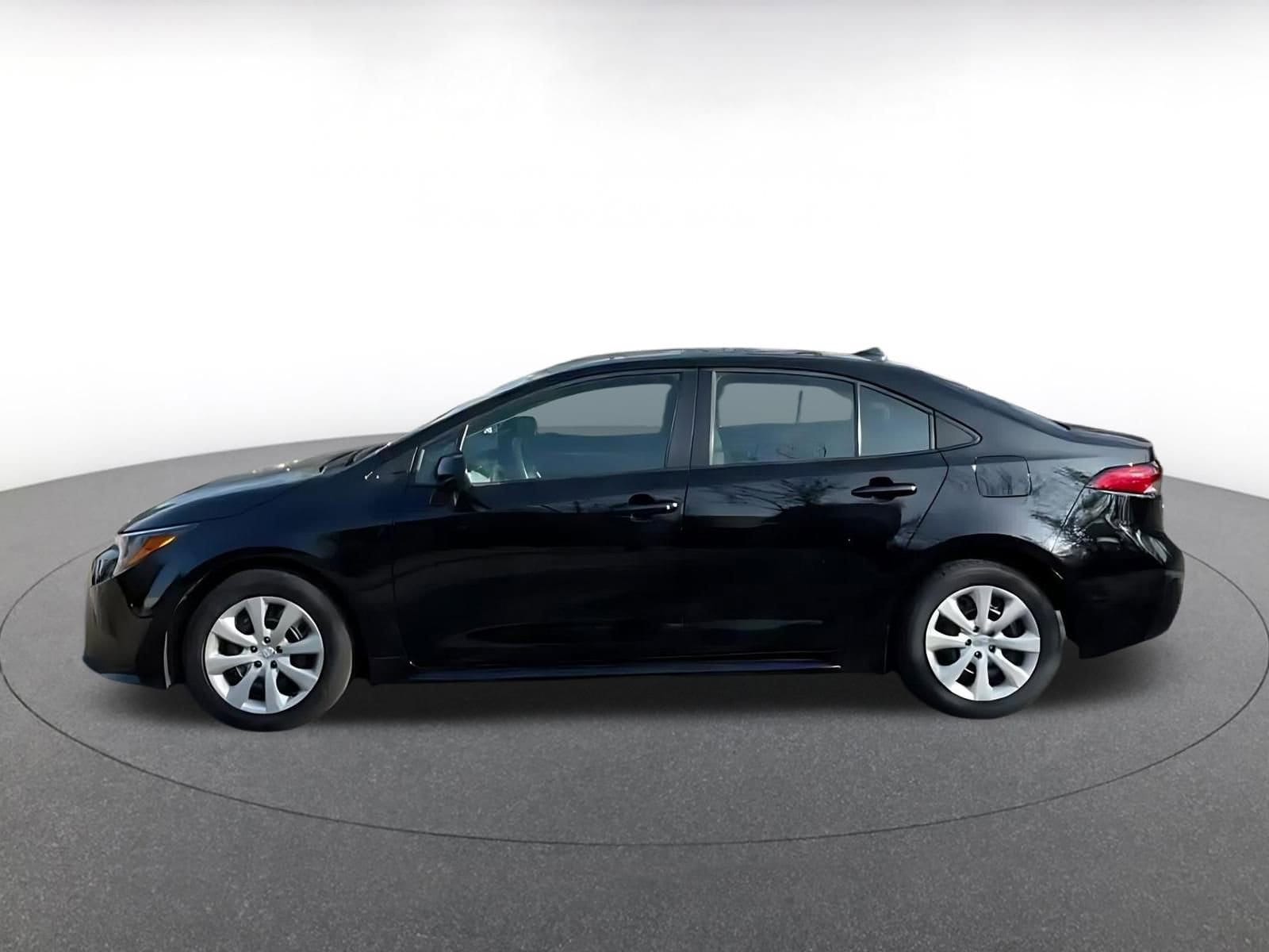 Thumbnail: 2025 Toyota Corolla - 10