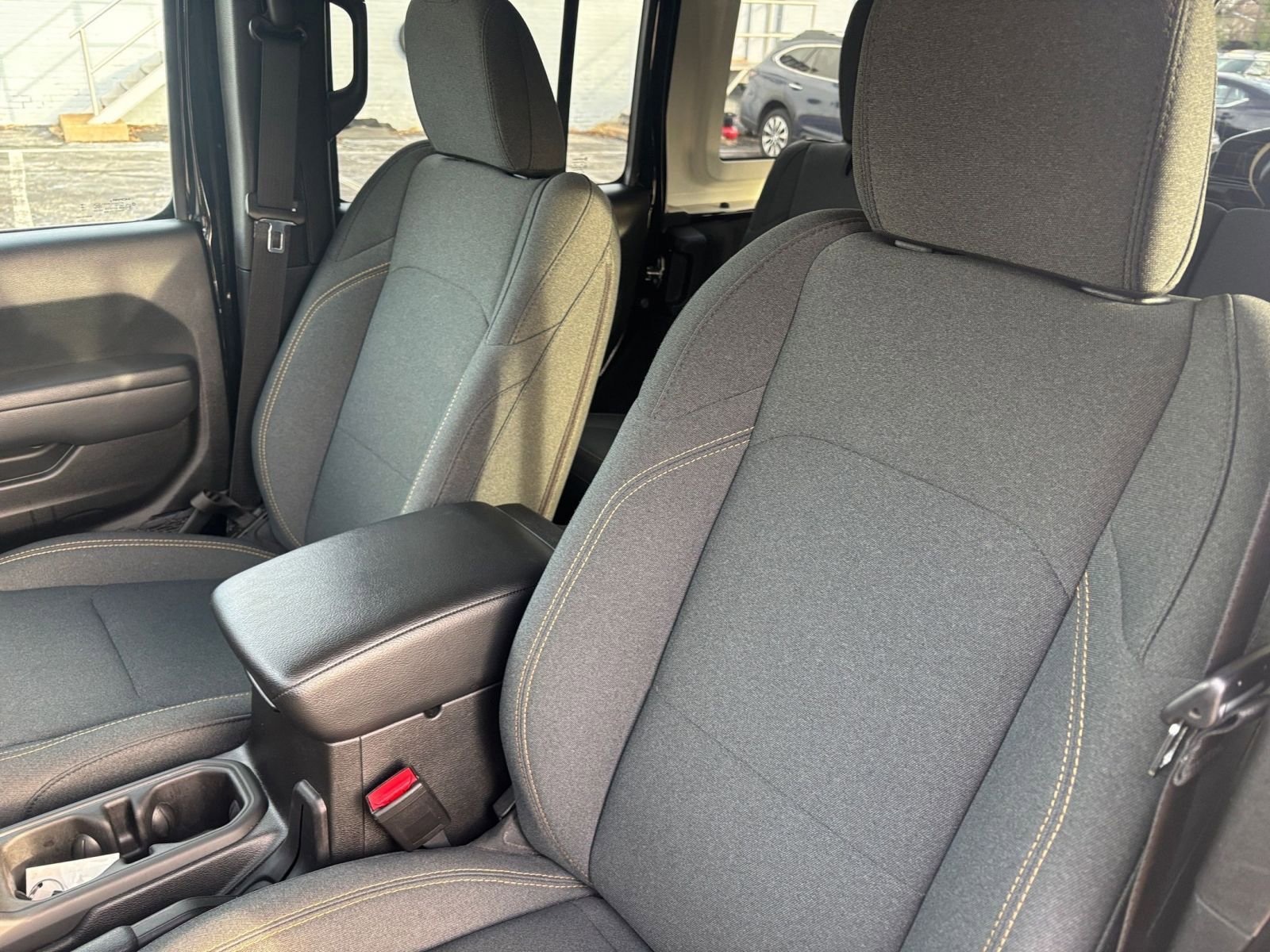 Thumbnail: 2025 Jeep Wrangler - 34