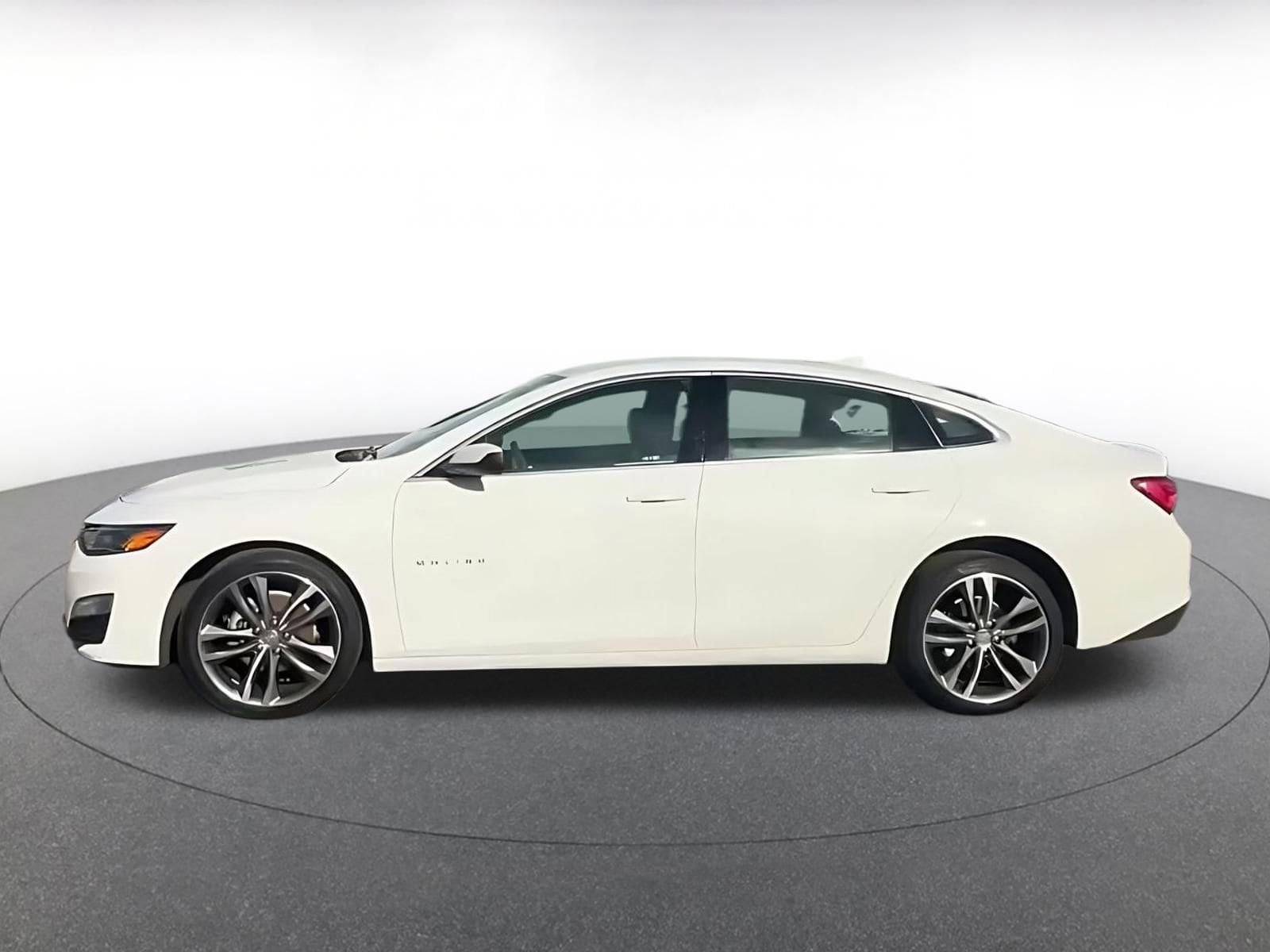 Thumbnail: 2024 Chevrolet Malibu - 9