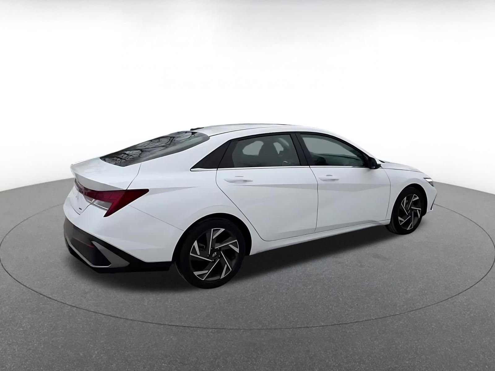 Thumbnail: 2025 Hyundai Elantra - 15