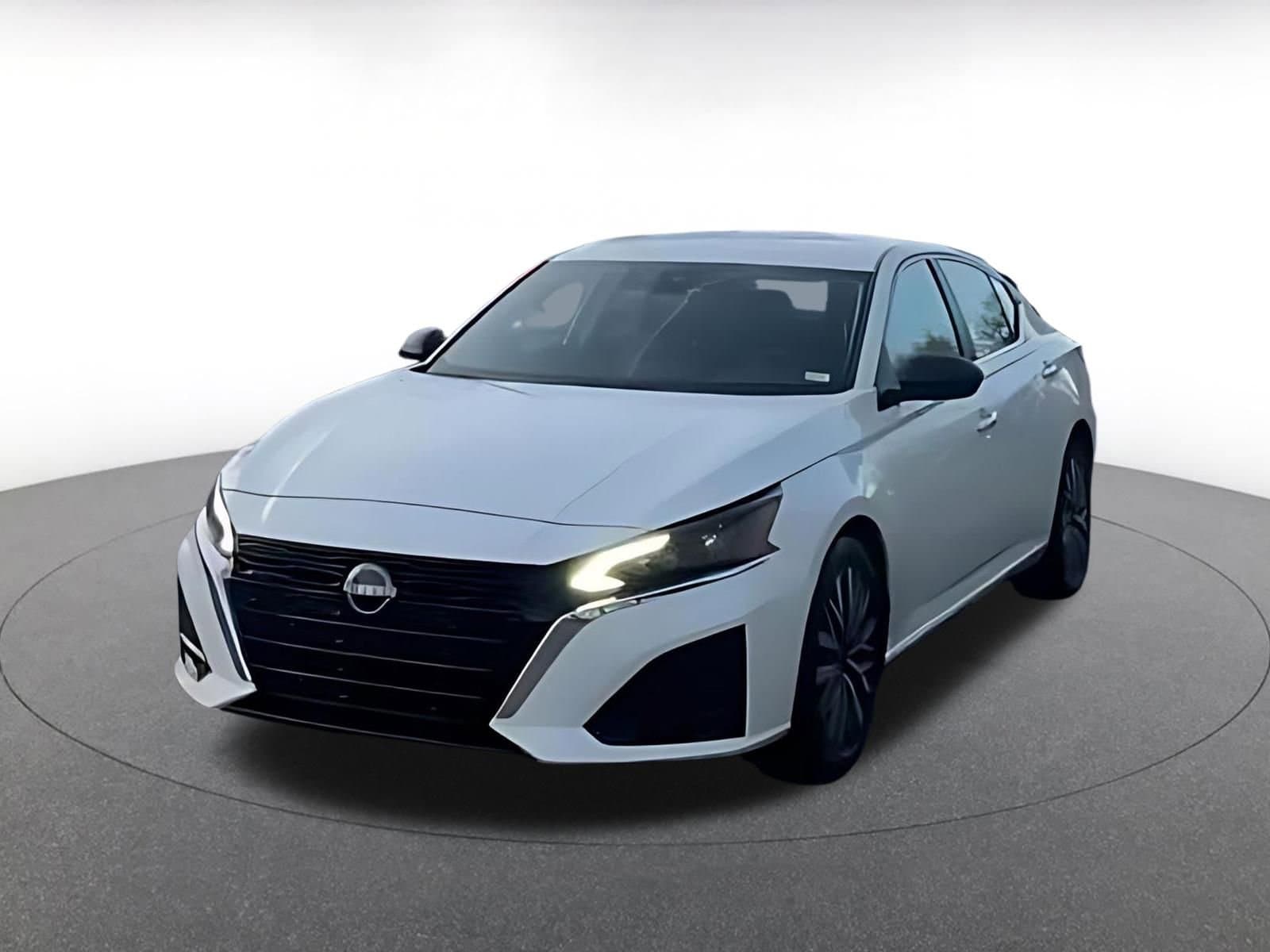 Thumbnail: 2025 Nissan Altima - 4