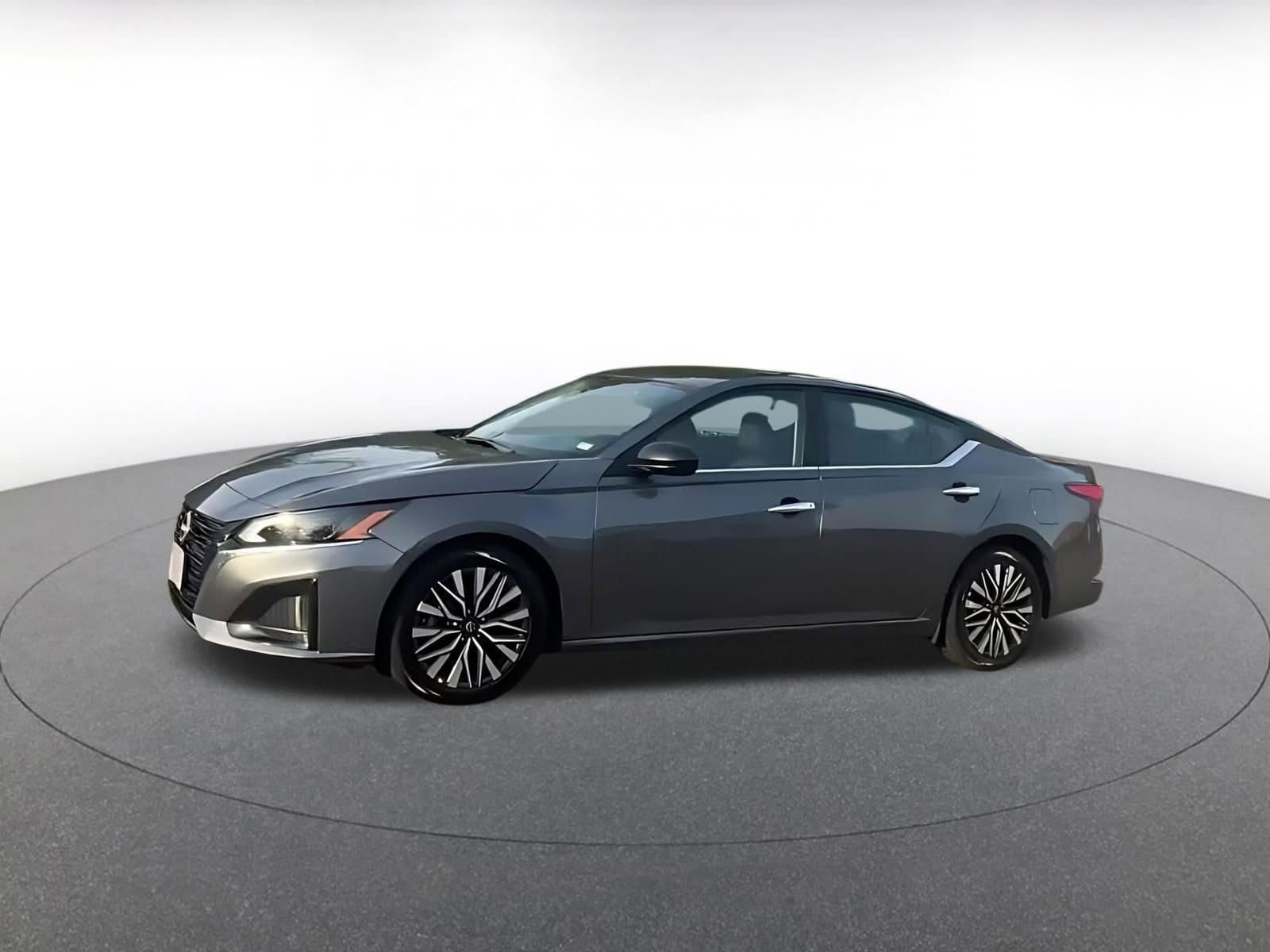 Thumbnail: 2025 Nissan Altima - 8