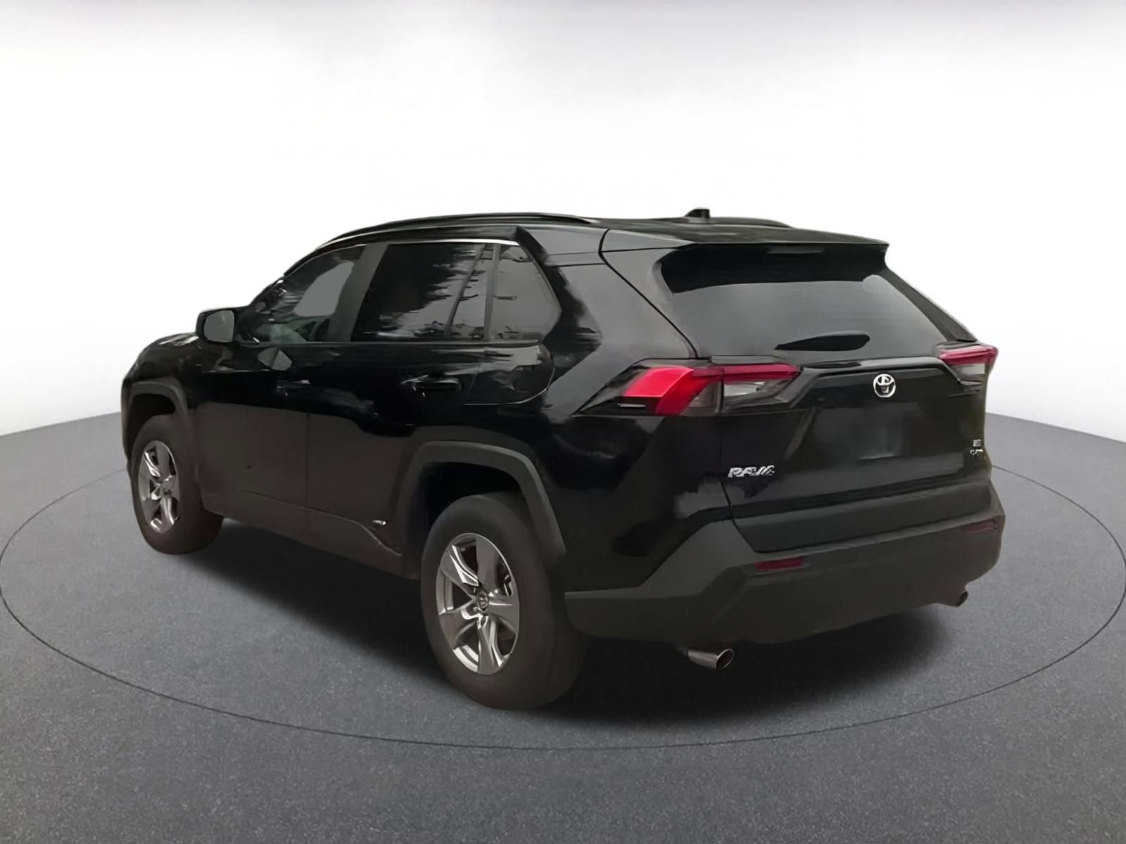 Thumbnail: 2025 Toyota RAV4 - 11