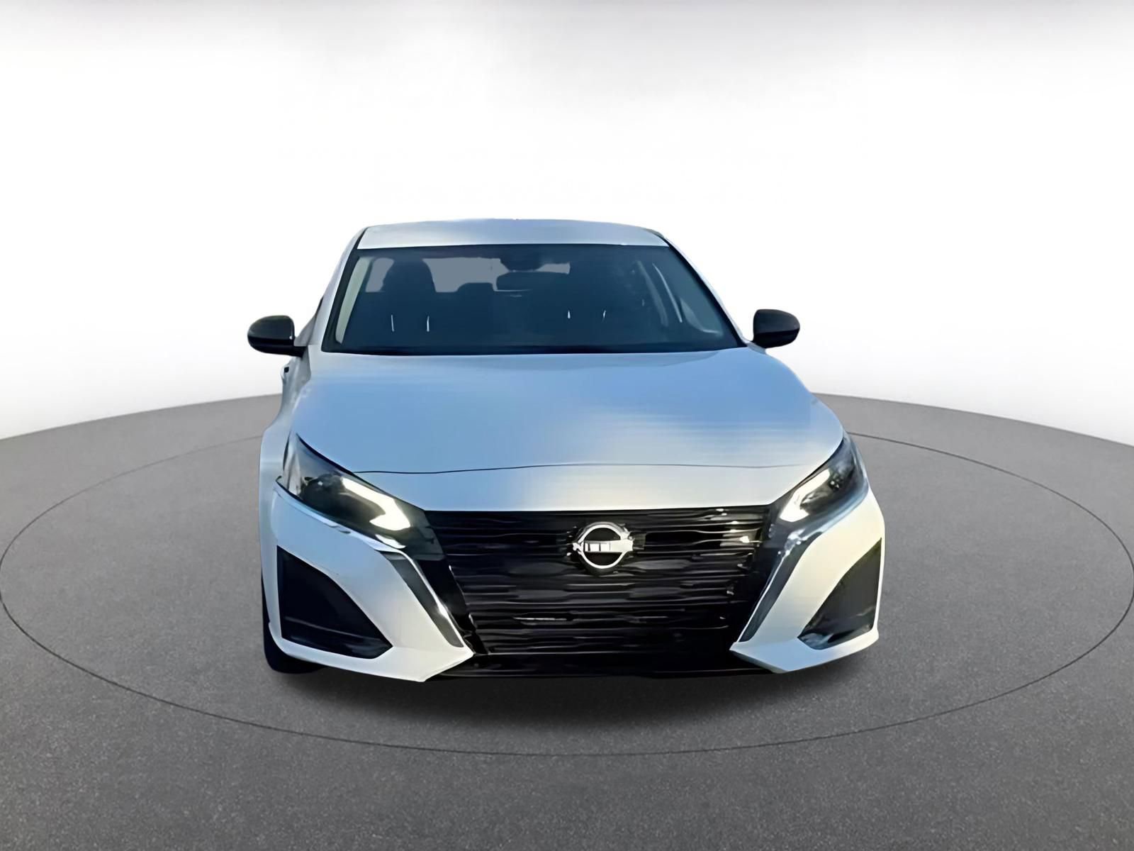 Thumbnail: 2025 Nissan Altima - 4