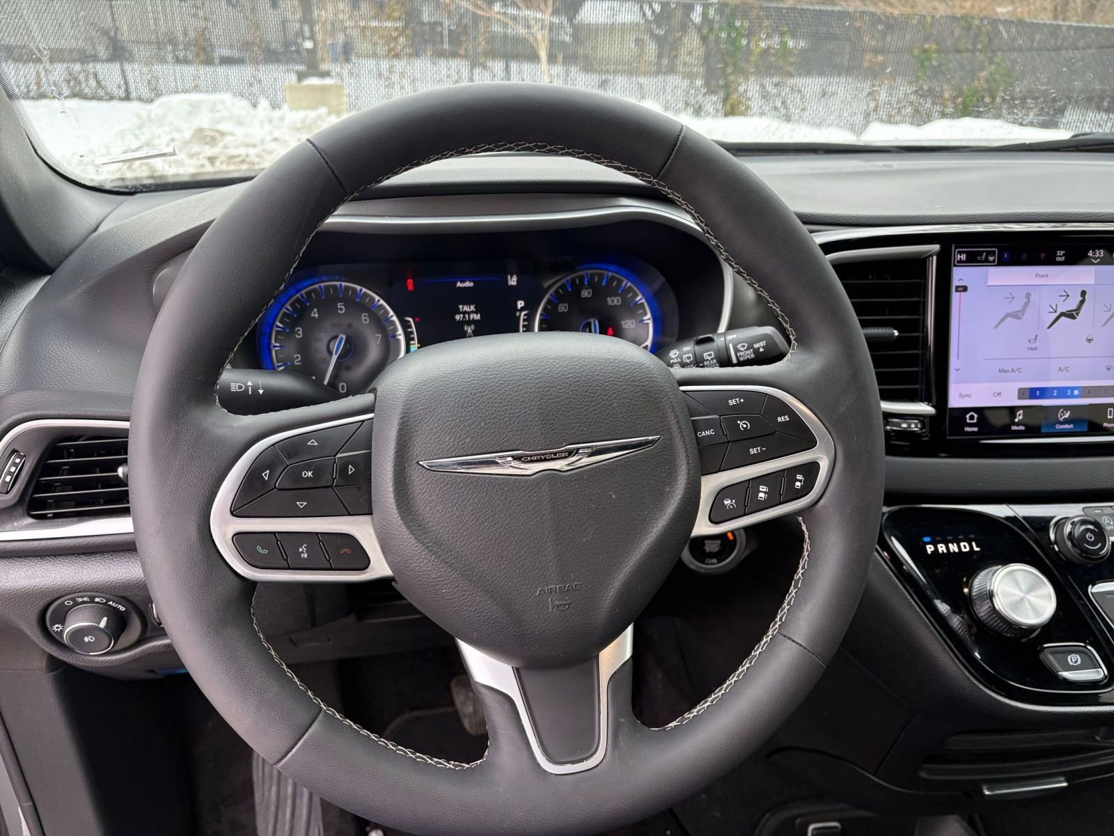 Thumbnail: 2025 Chrysler Pacifica - 25