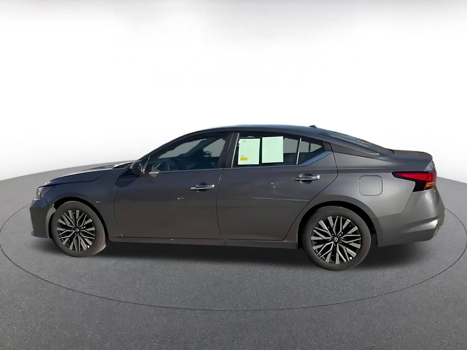 Thumbnail: 2025 Nissan Altima - 8