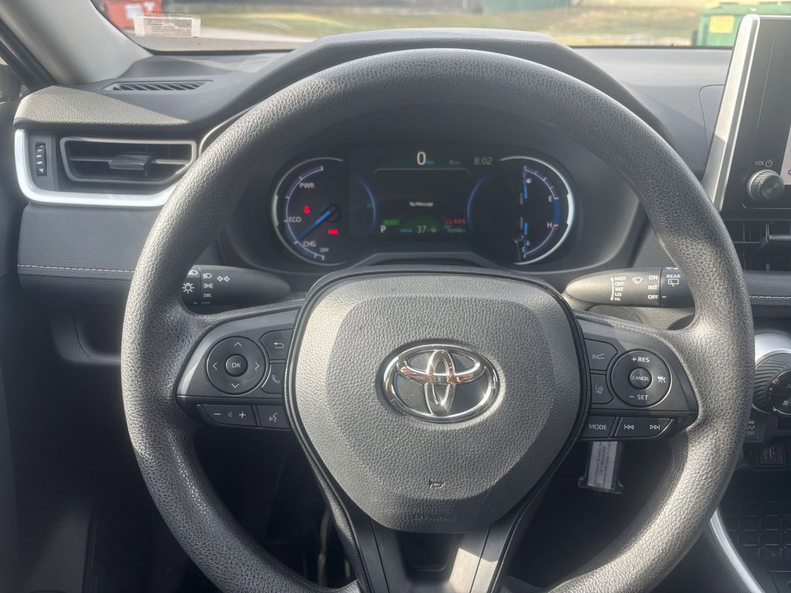 Thumbnail: 2025 Toyota RAV4 - 32