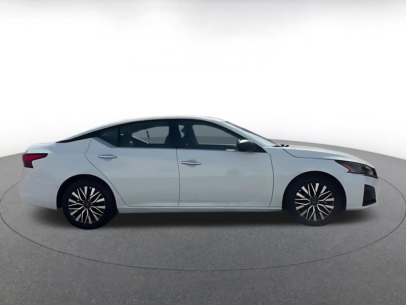 Thumbnail: 2025 Nissan Altima - 10