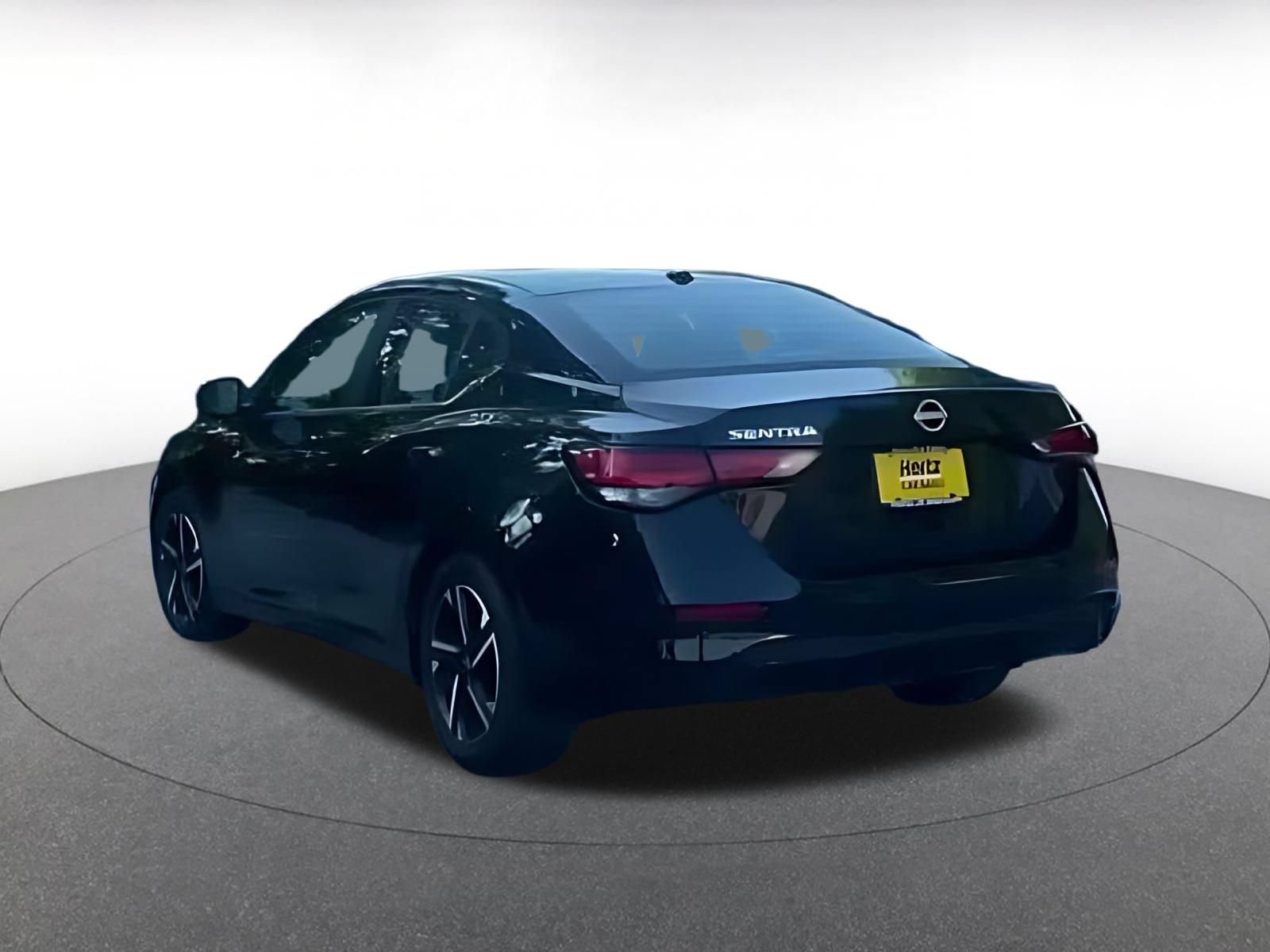 Thumbnail: 2025 Nissan Sentra - 10