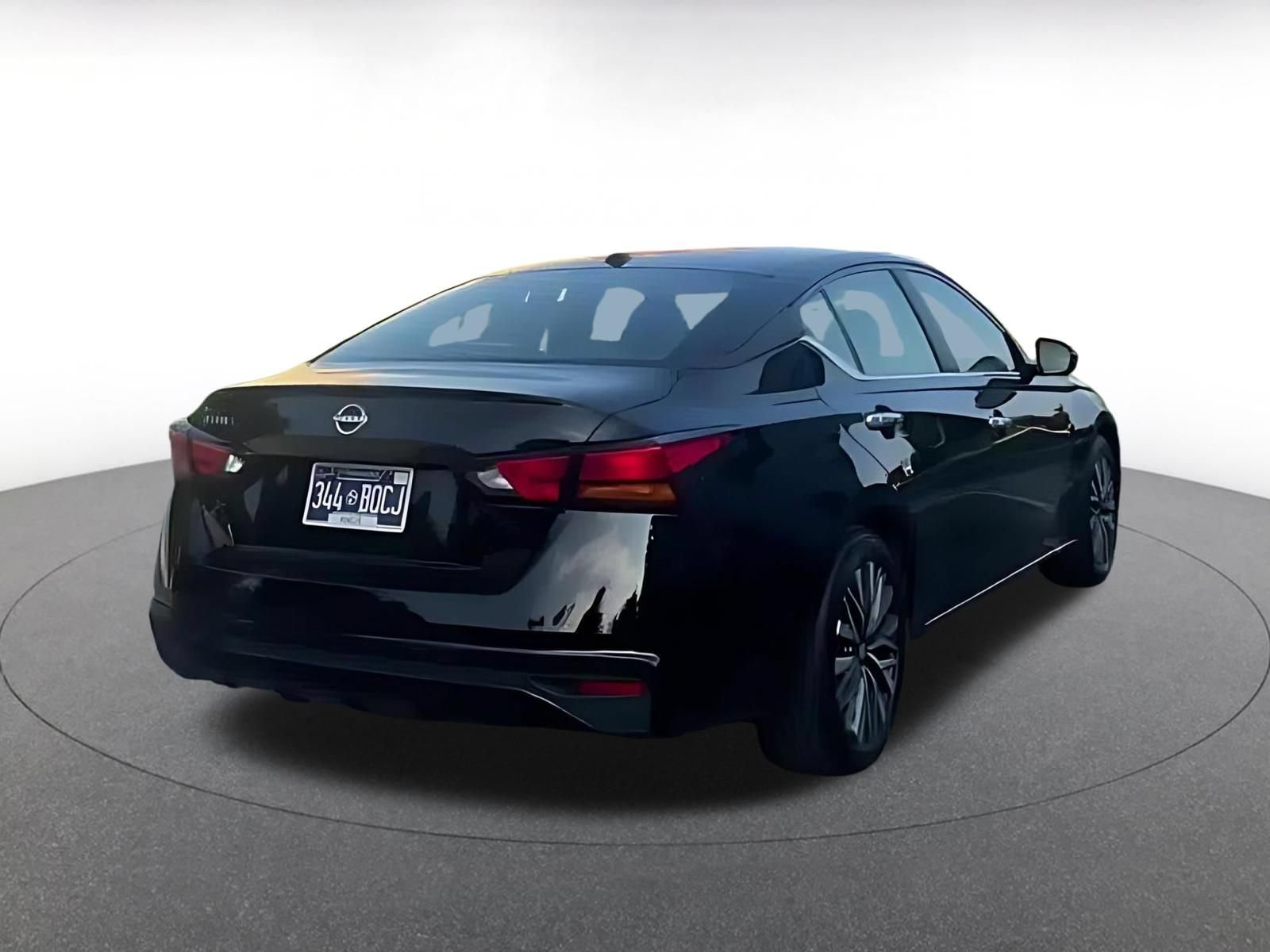 Thumbnail: 2025 Nissan Altima - 12