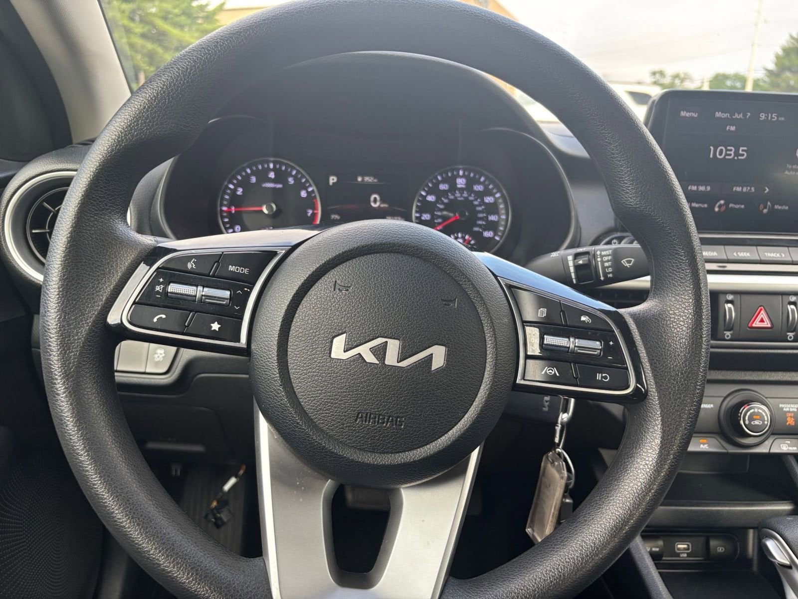 Thumbnail: 2024 Kia Forte - 32