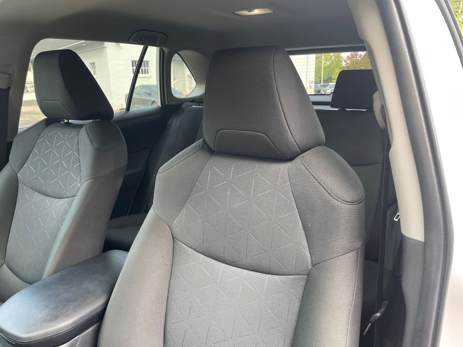 Thumbnail: 2025 Toyota RAV4 - 34