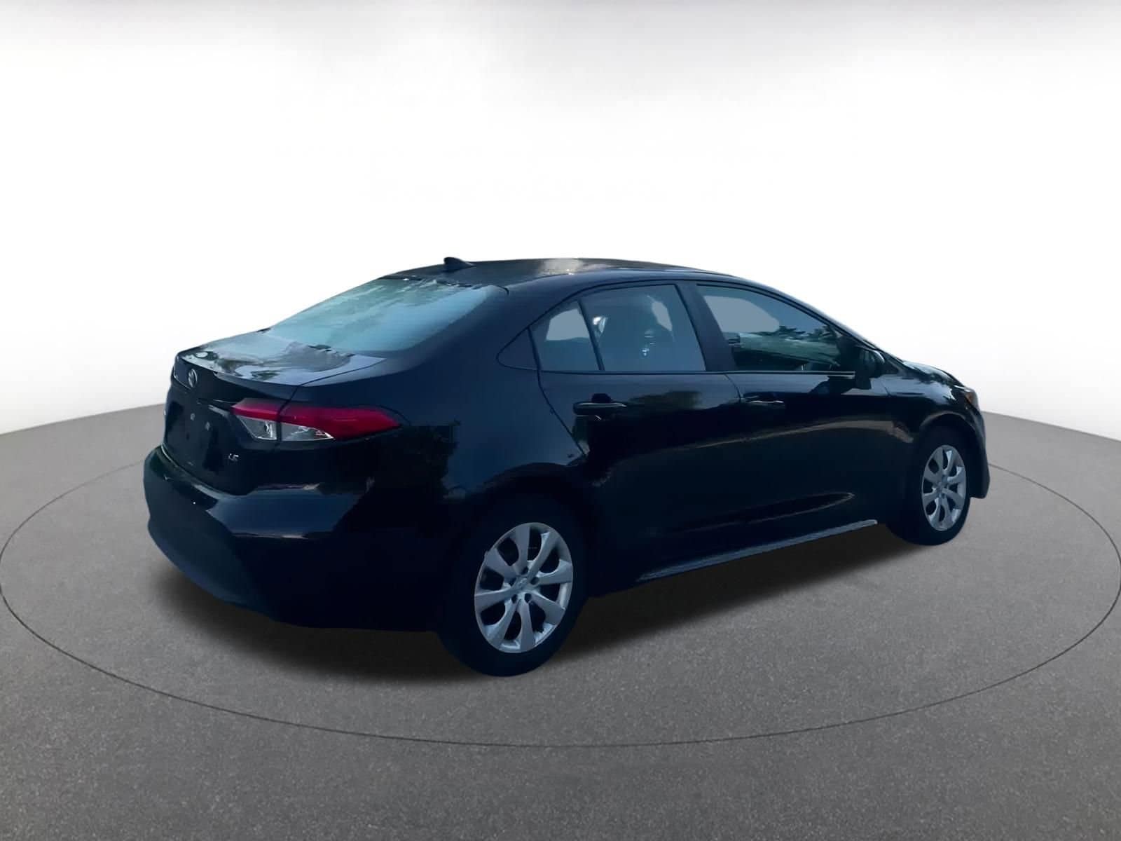 Thumbnail: 2024 Toyota Corolla - 11