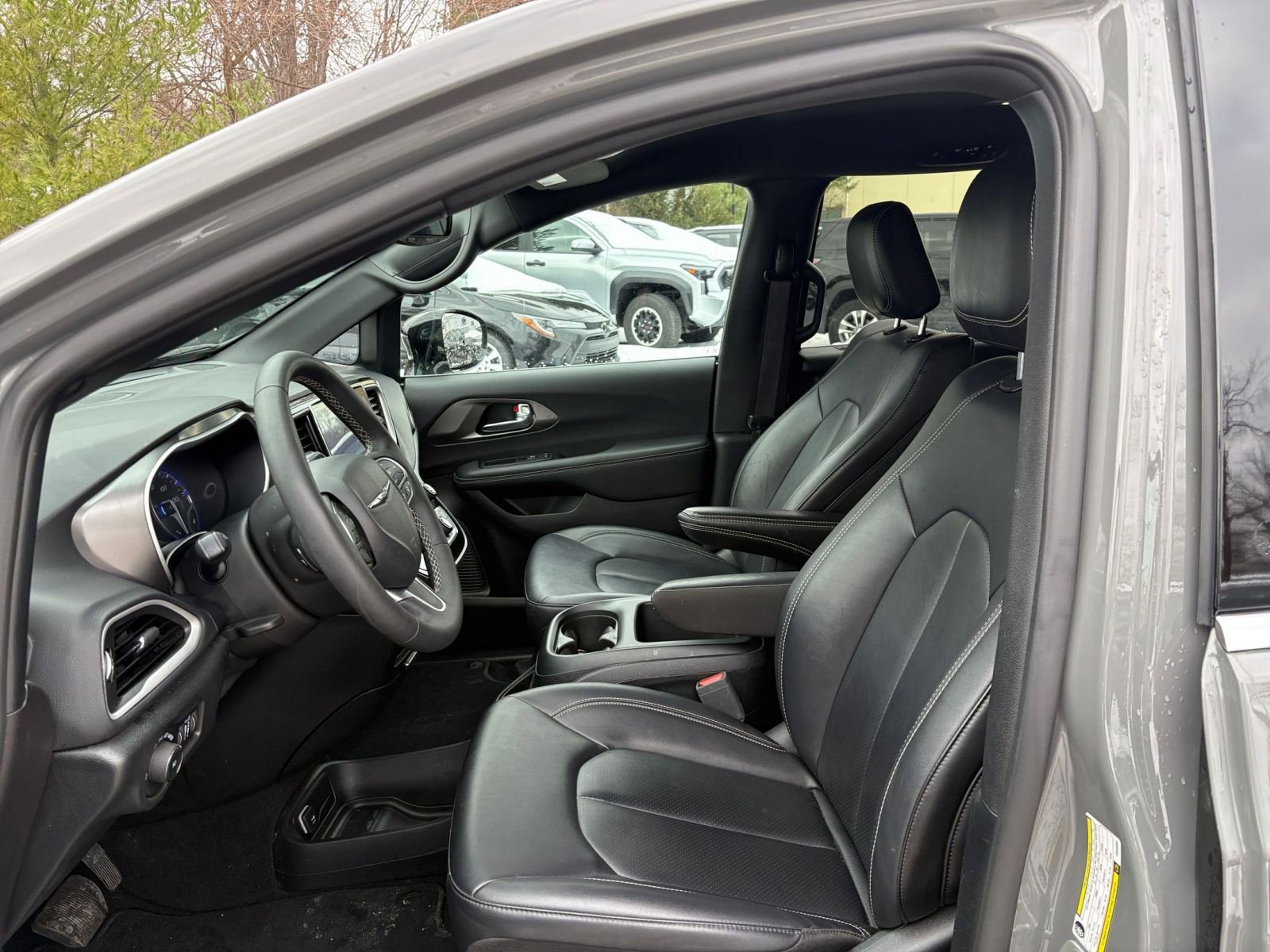 Thumbnail: 2025 Chrysler Pacifica - 24