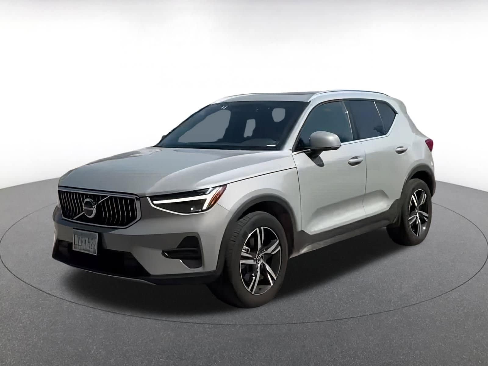 Thumbnail: 2024 Volvo XC40 - 12