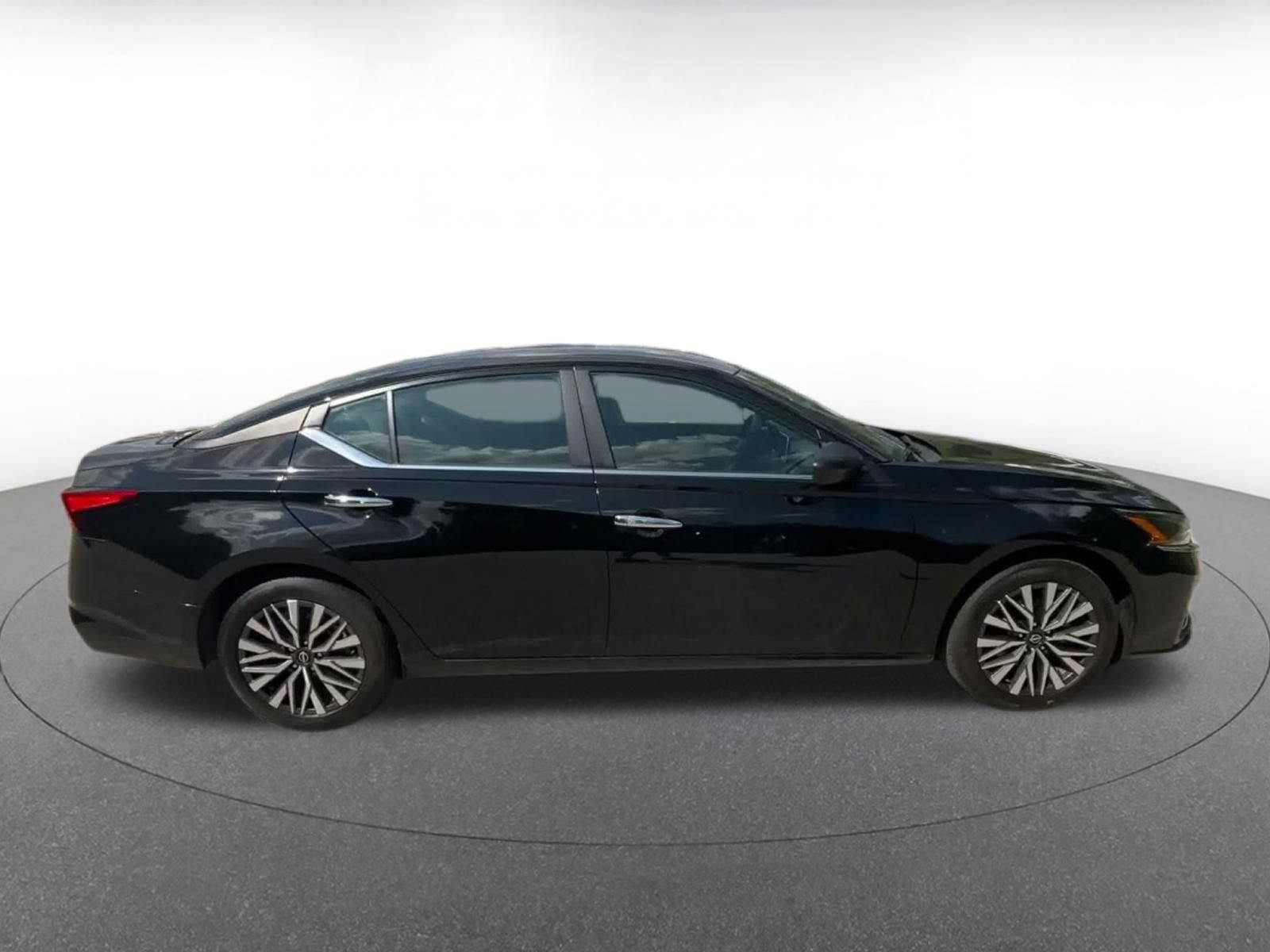 Thumbnail: 2025 Nissan Altima - 15