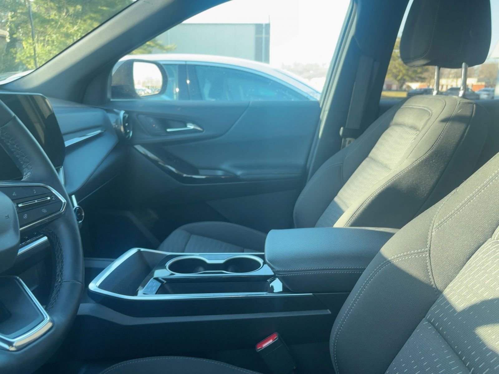 Thumbnail: 2025 Chevrolet Equinox - 10