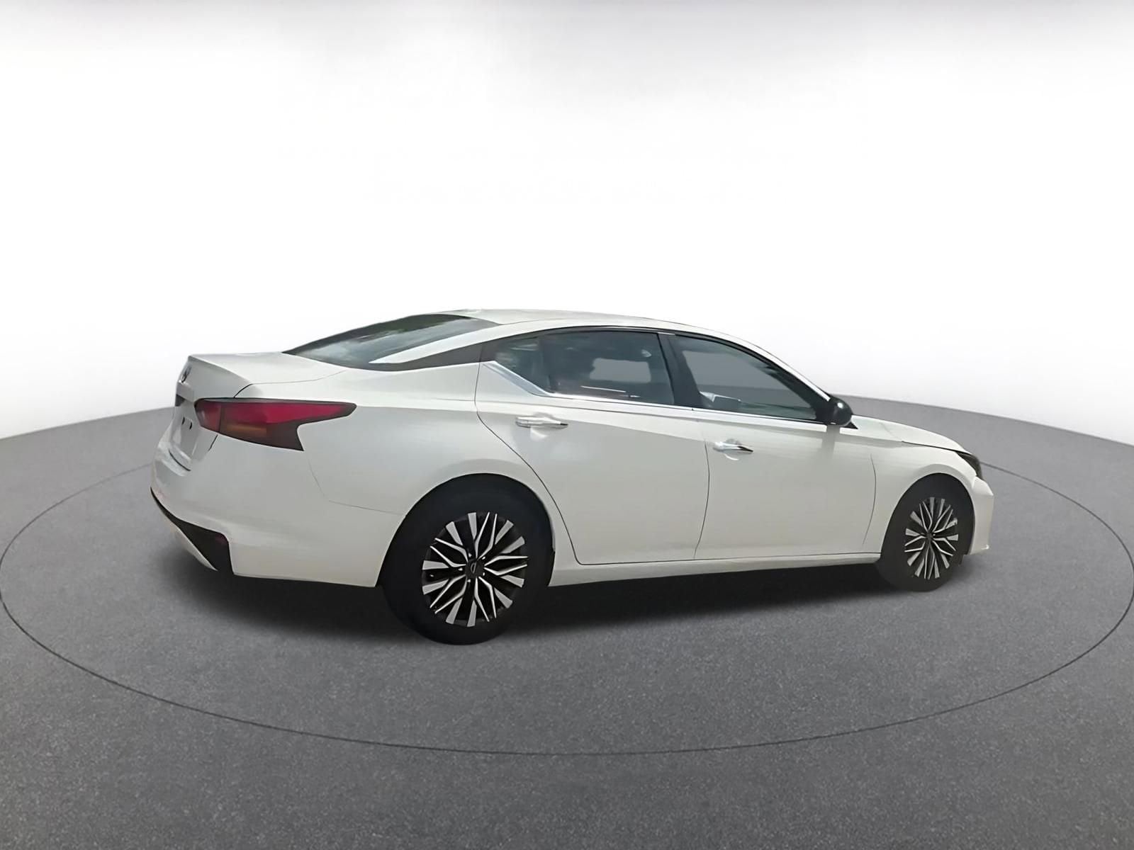 Thumbnail: 2025 Nissan Altima - 15