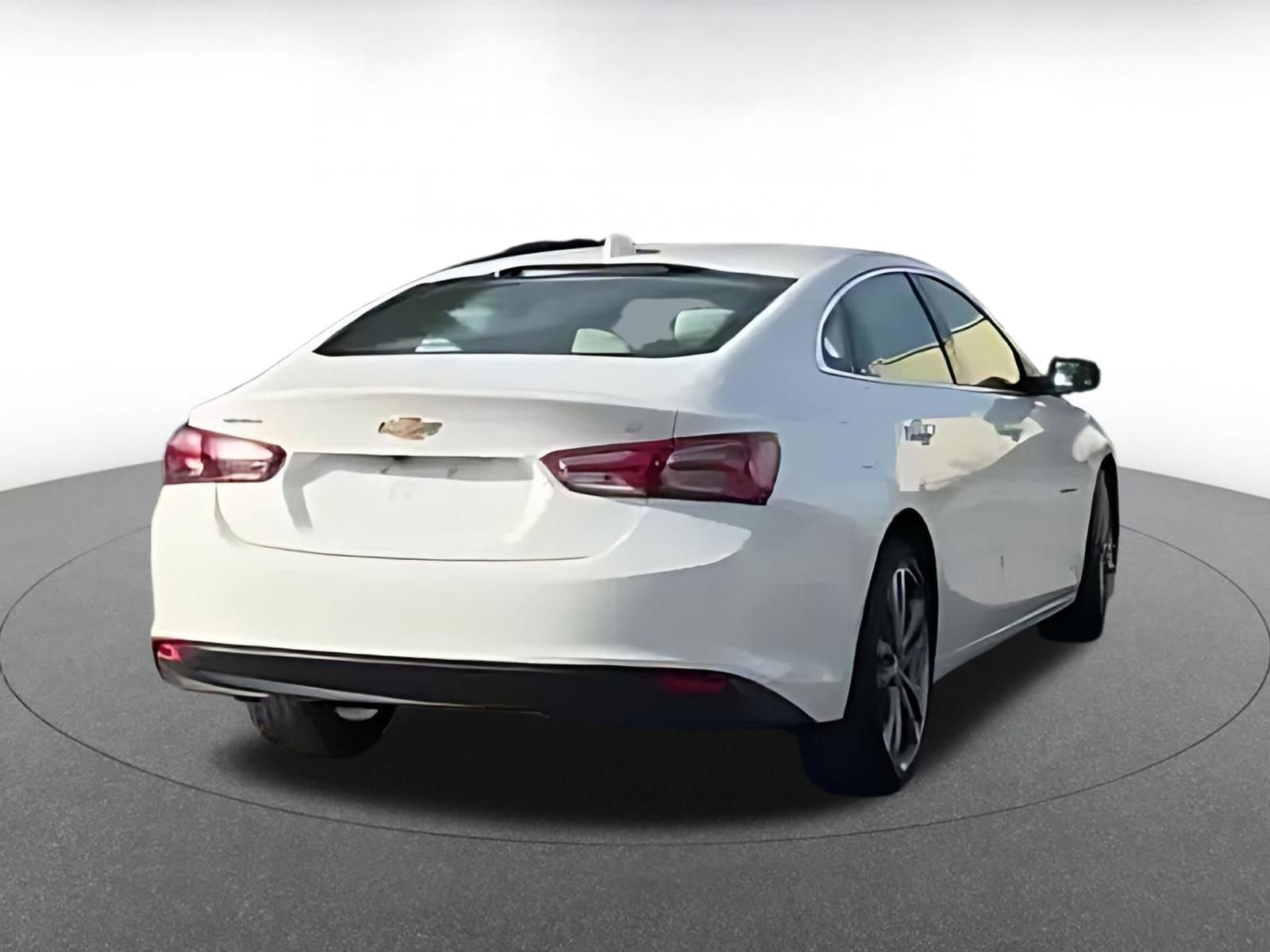 Thumbnail: 2024 Chevrolet Malibu - 12