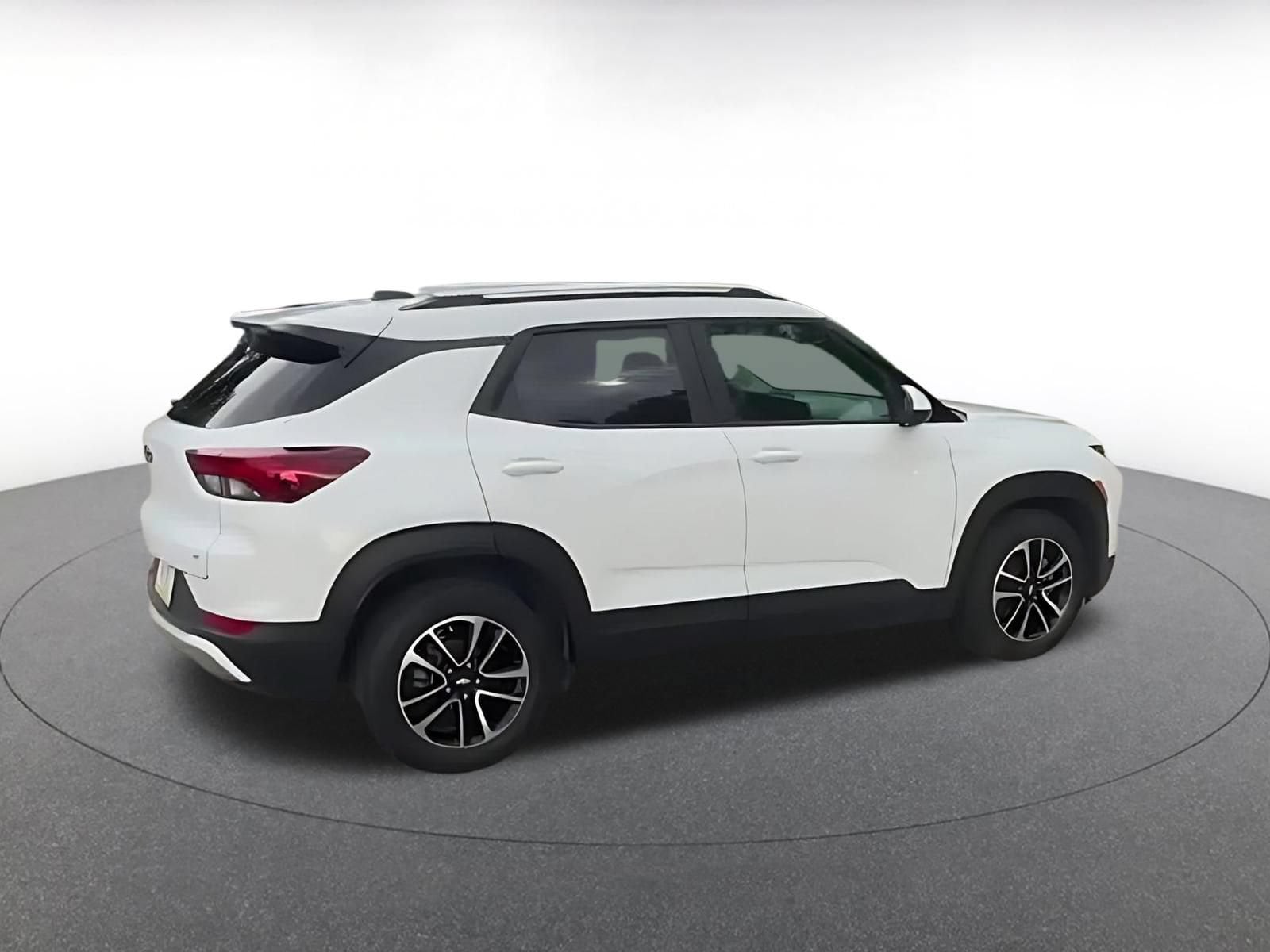 Thumbnail: 2025 Chevrolet TrailBlazer - 12