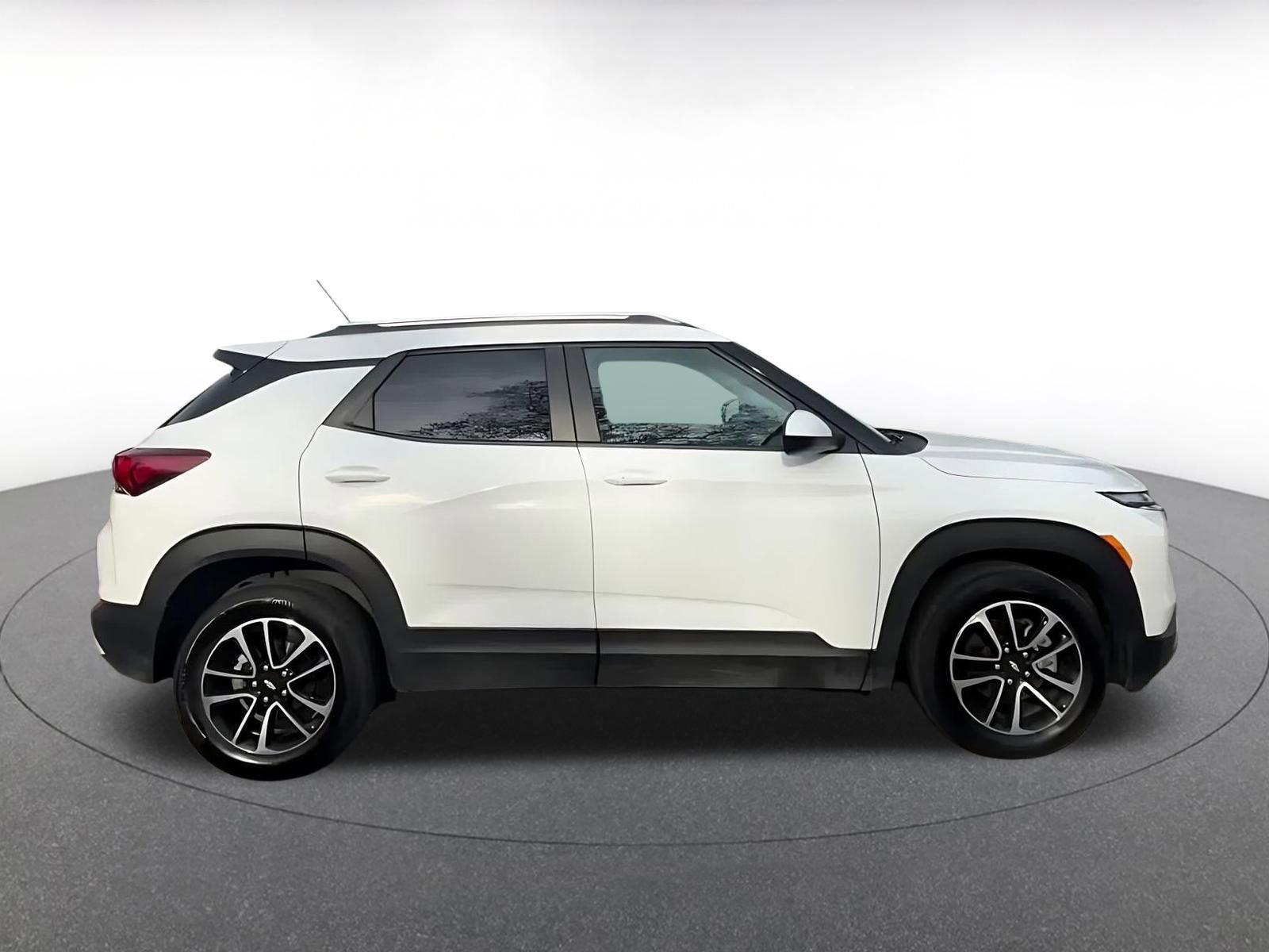 Thumbnail: 2025 Chevrolet TrailBlazer - 16