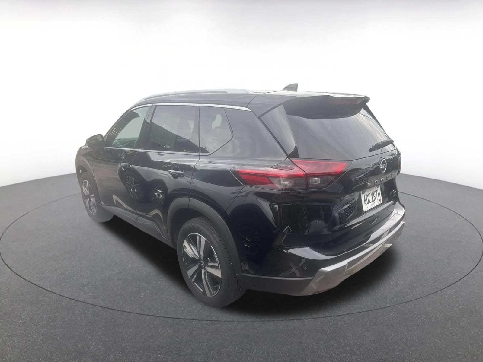 Thumbnail: 2026 Nissan Rogue - 4