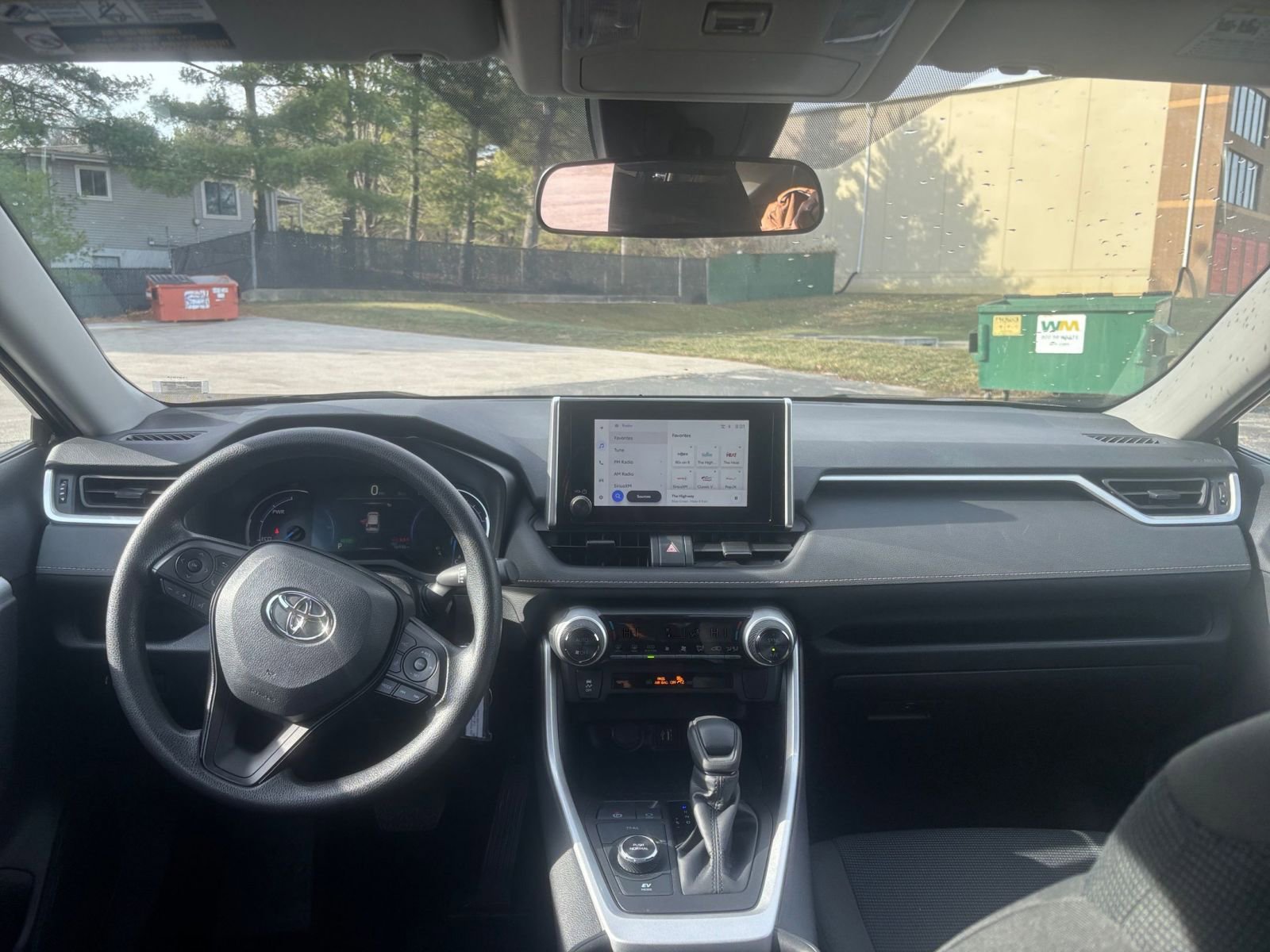 Thumbnail: 2025 Toyota RAV4 - 31