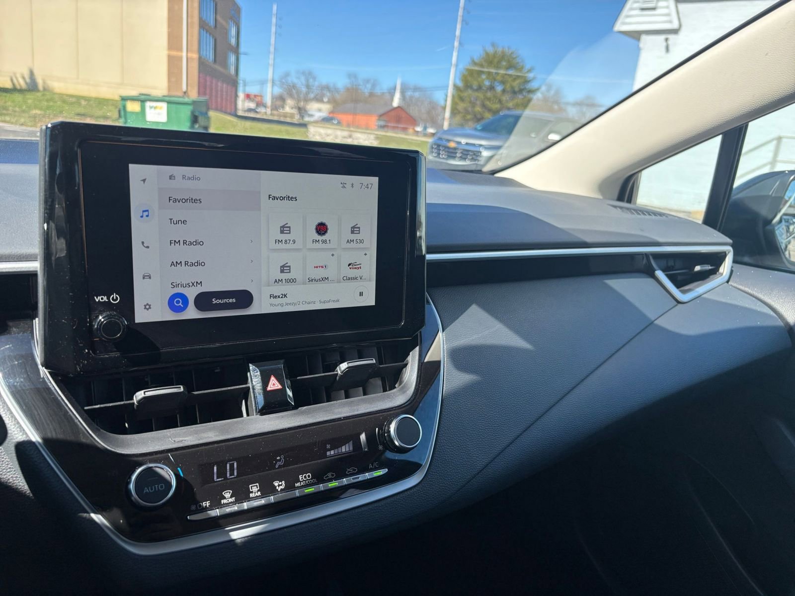 Thumbnail: 2025 Toyota Corolla - 33